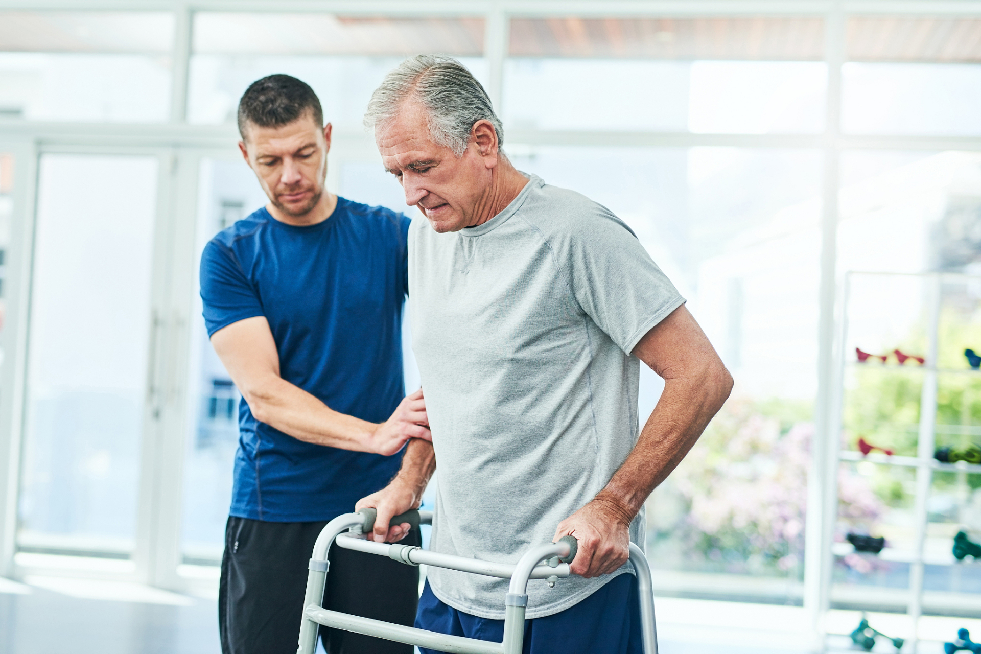 脑卒中恢复期患者步态训练四种动作 #脑梗偏瘫正确康复训练#  患者