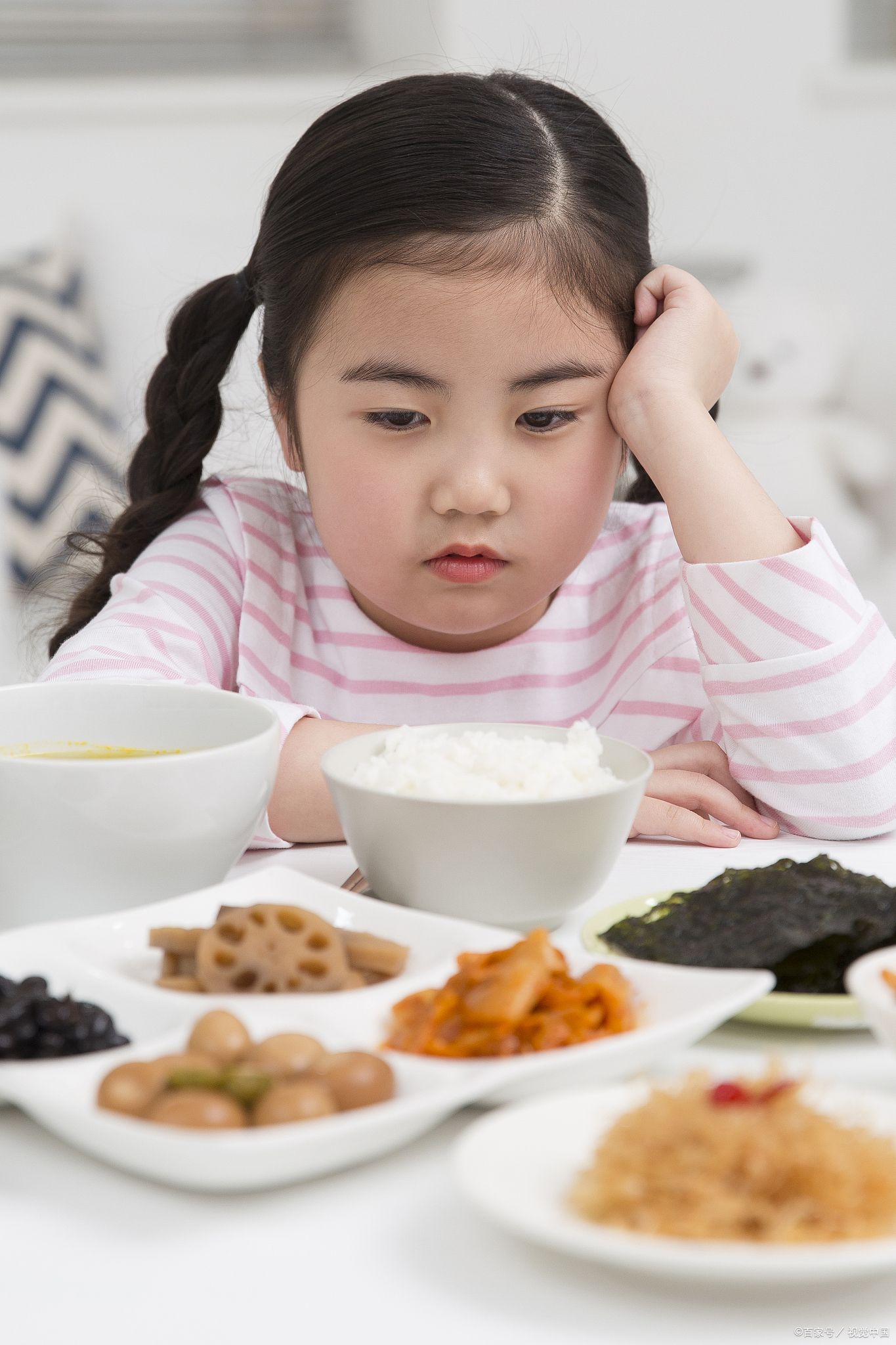"才几岁的孙子回答:"不吃,我不想吃