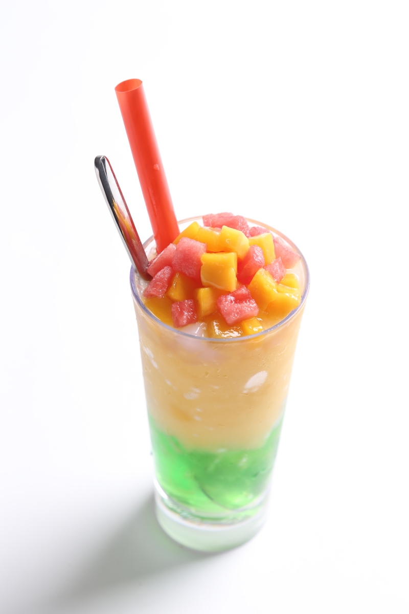 《广东夏日冰粥:水果的甜蜜,冰凉的舒适》 在广东的夏日,有一种美食