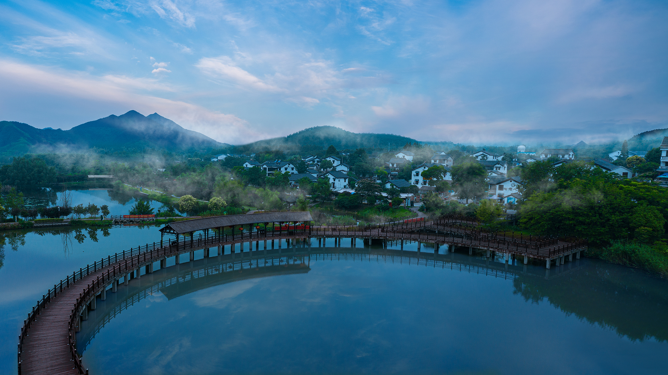 石门湖旅游攻略  石门湖,位于河南省南阳市西峡县,是一个集自然风光与