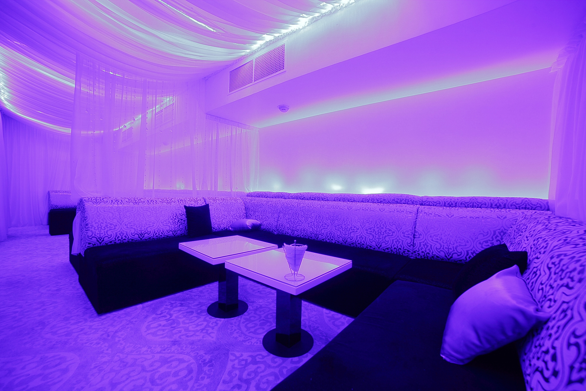 昨天,我一个在ktv上班的妹妹给我发信息,说想我了.