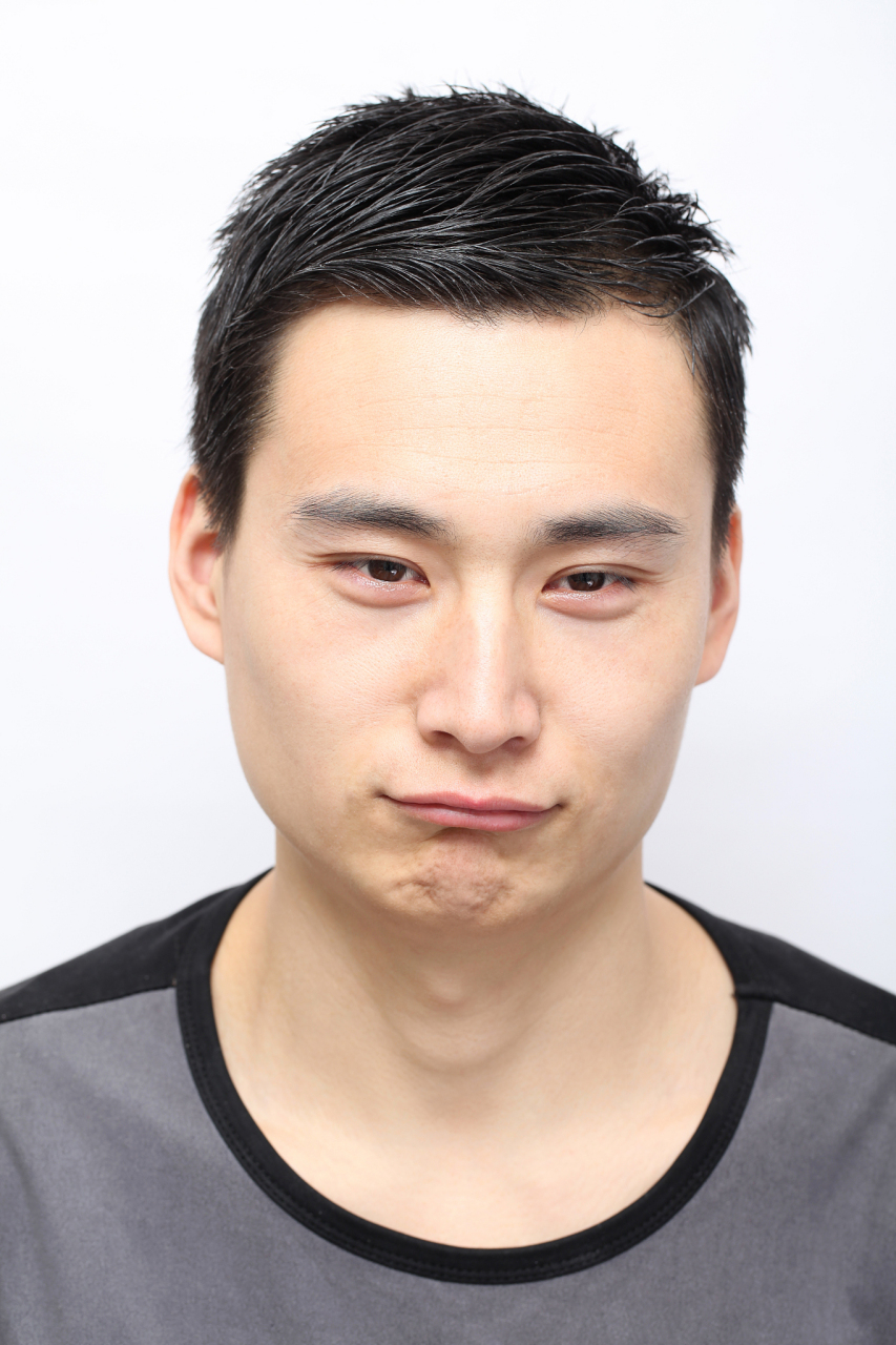 蘑菇头发型适合圆脸型,方脸型和椭圆脸型男士.