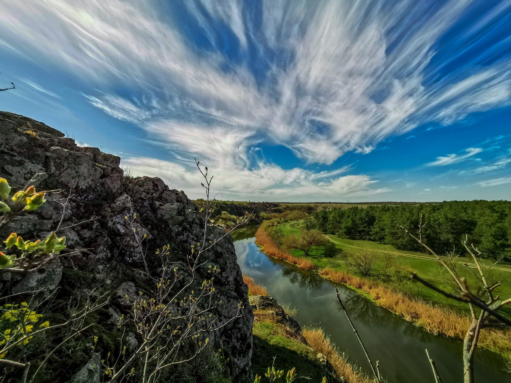 五大连池风景区(the wudalianchi scenic area),位于黑龙江省黑河市