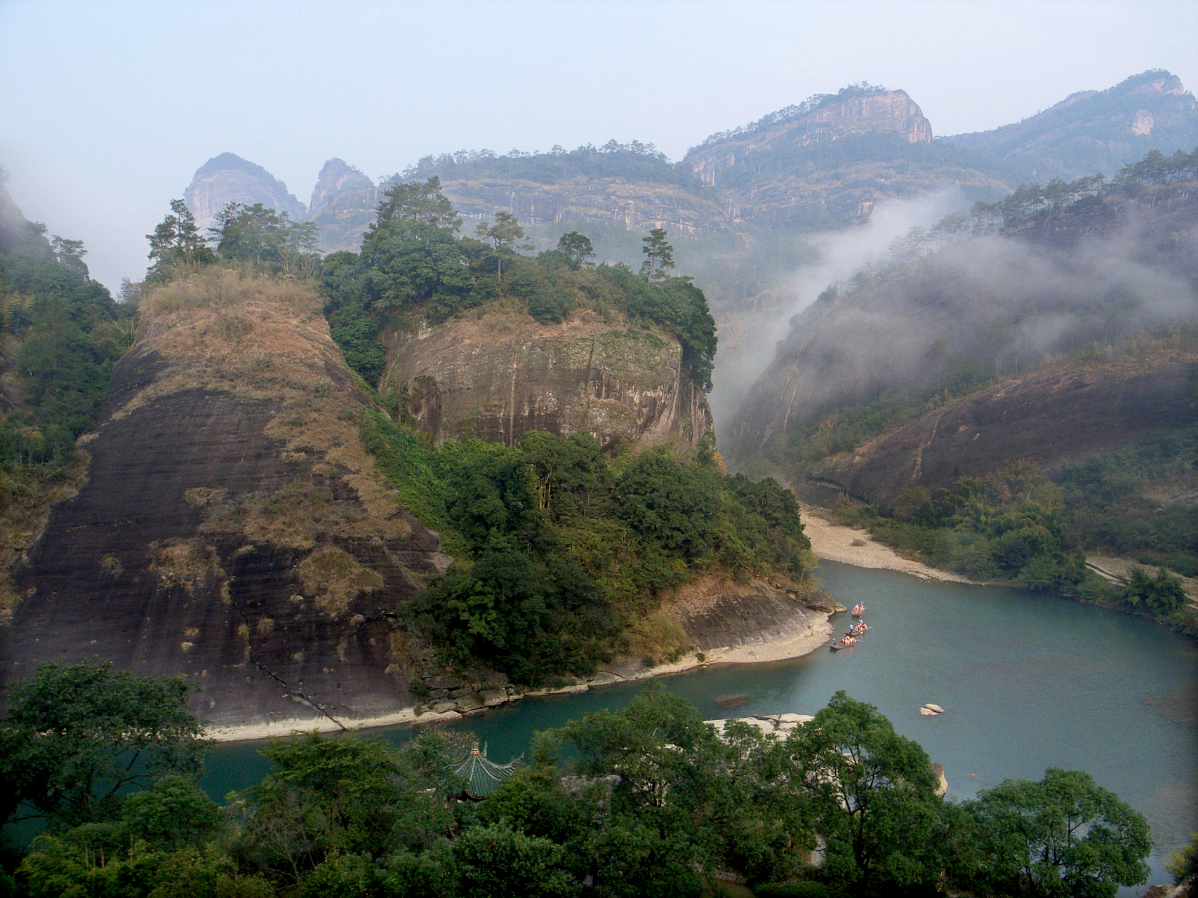 你有听说过武夷山风景名胜区吗?它可是一个绝对不能错过的旅游胜地!