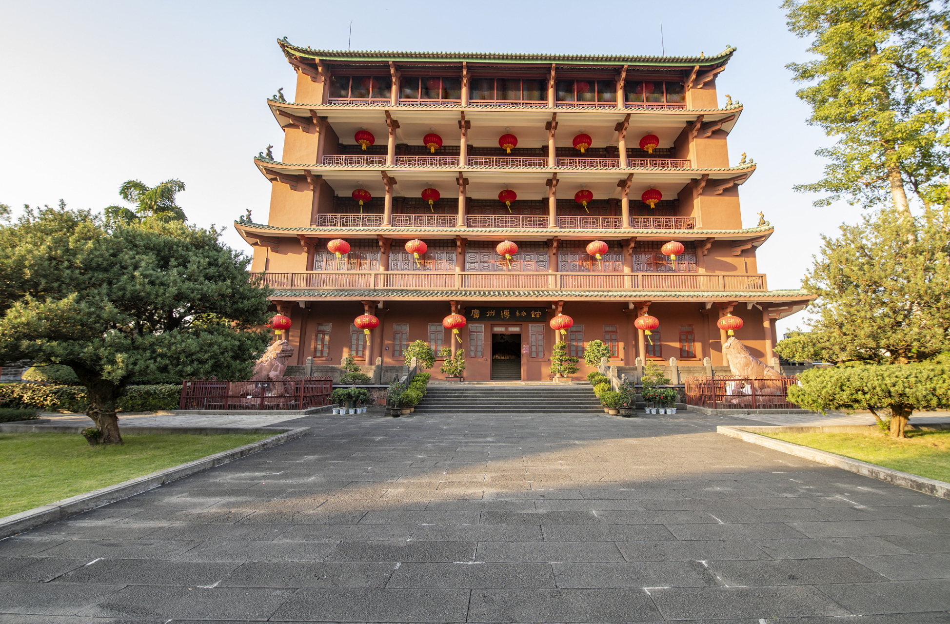 夏日闪光旅行家# 镇海楼被誉为"岭南第一胜览".