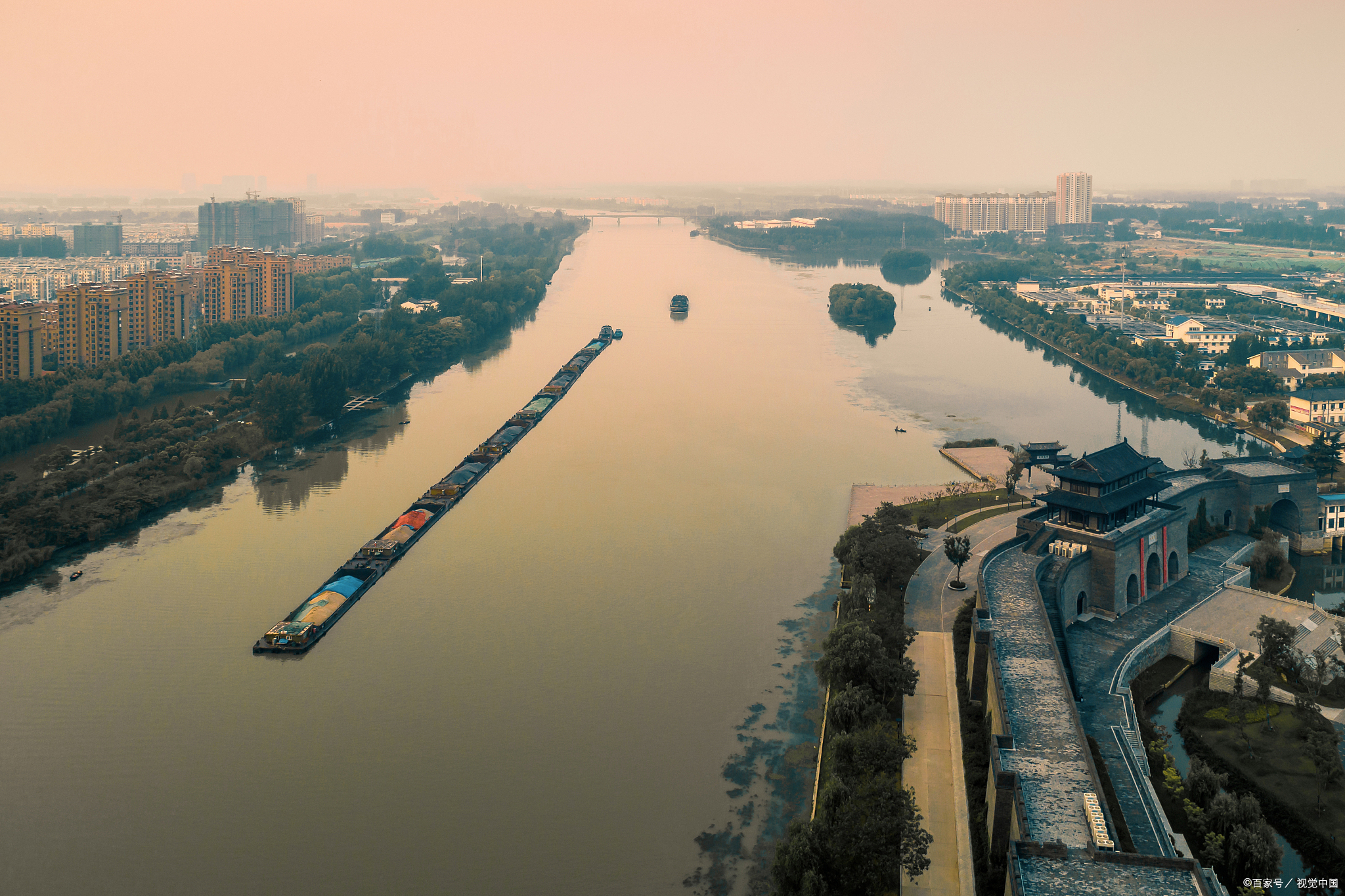 京杭大运河位于杭州市拱墅区,是杭.@浪在杭州的动态
