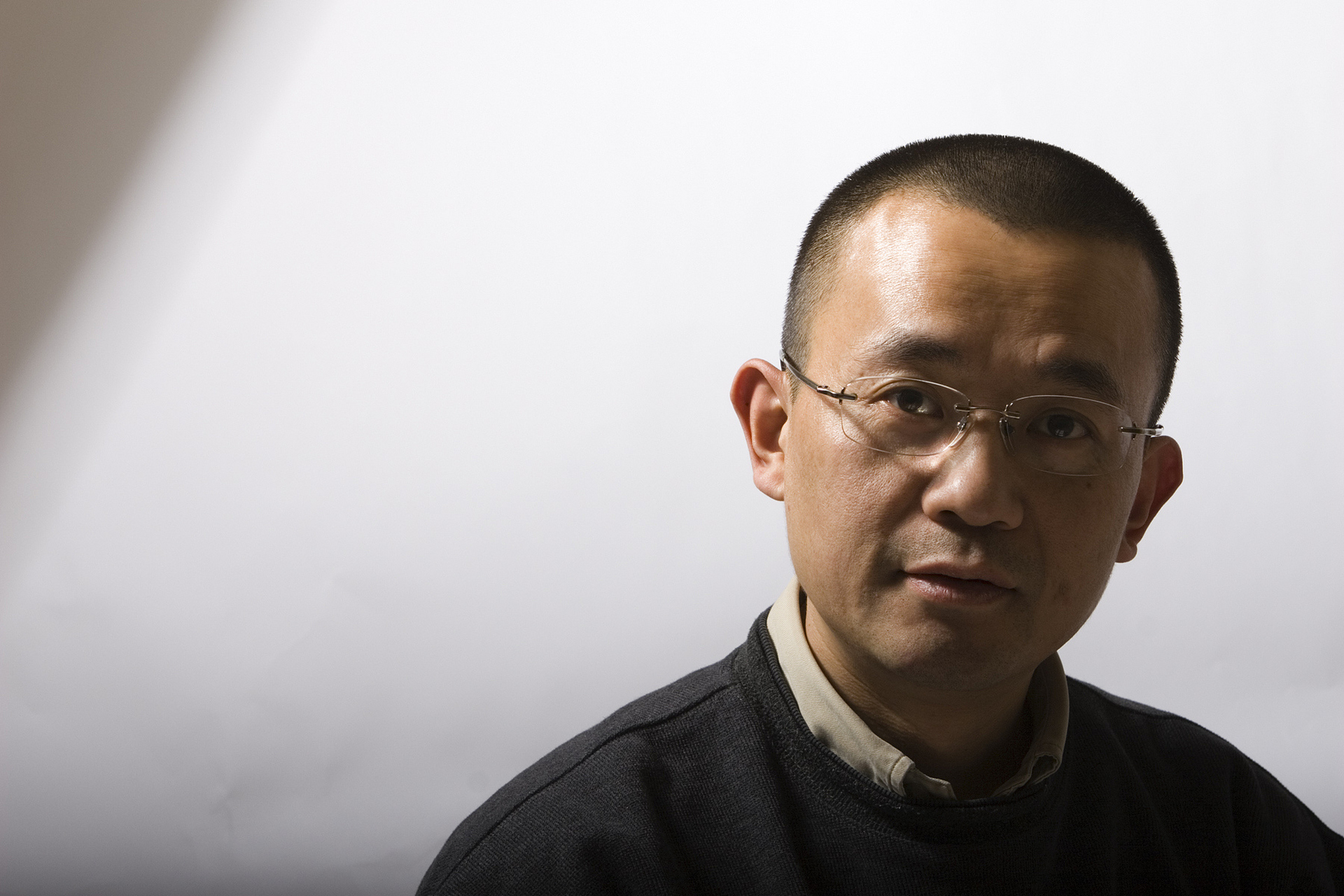 2007年,冯唐不顾众人反对,花光积蓄买了套四合院,被群嘲后,他一笑而过