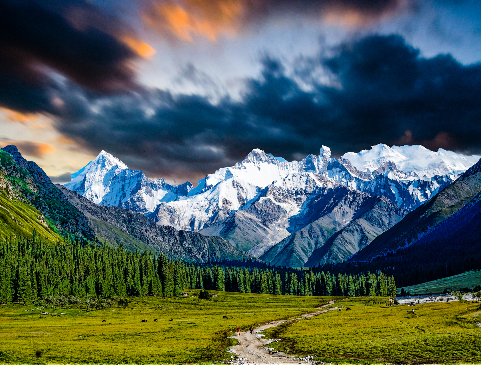 著名景点之一,以其绝美的景色和壮观的自然景观吸引着众多游客前来