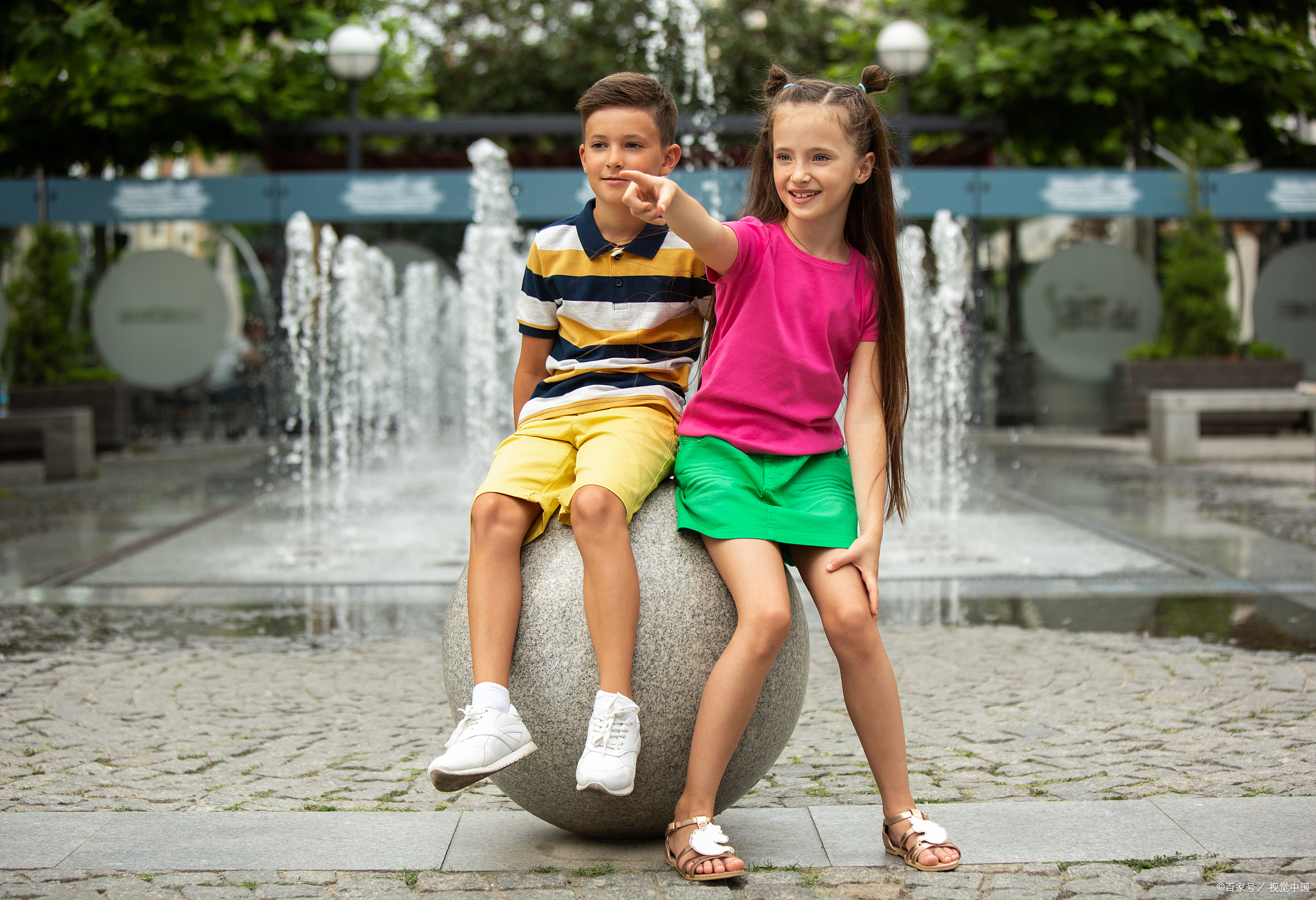 " 小女孩吓了一跳,问:"接吻游戏是什么?