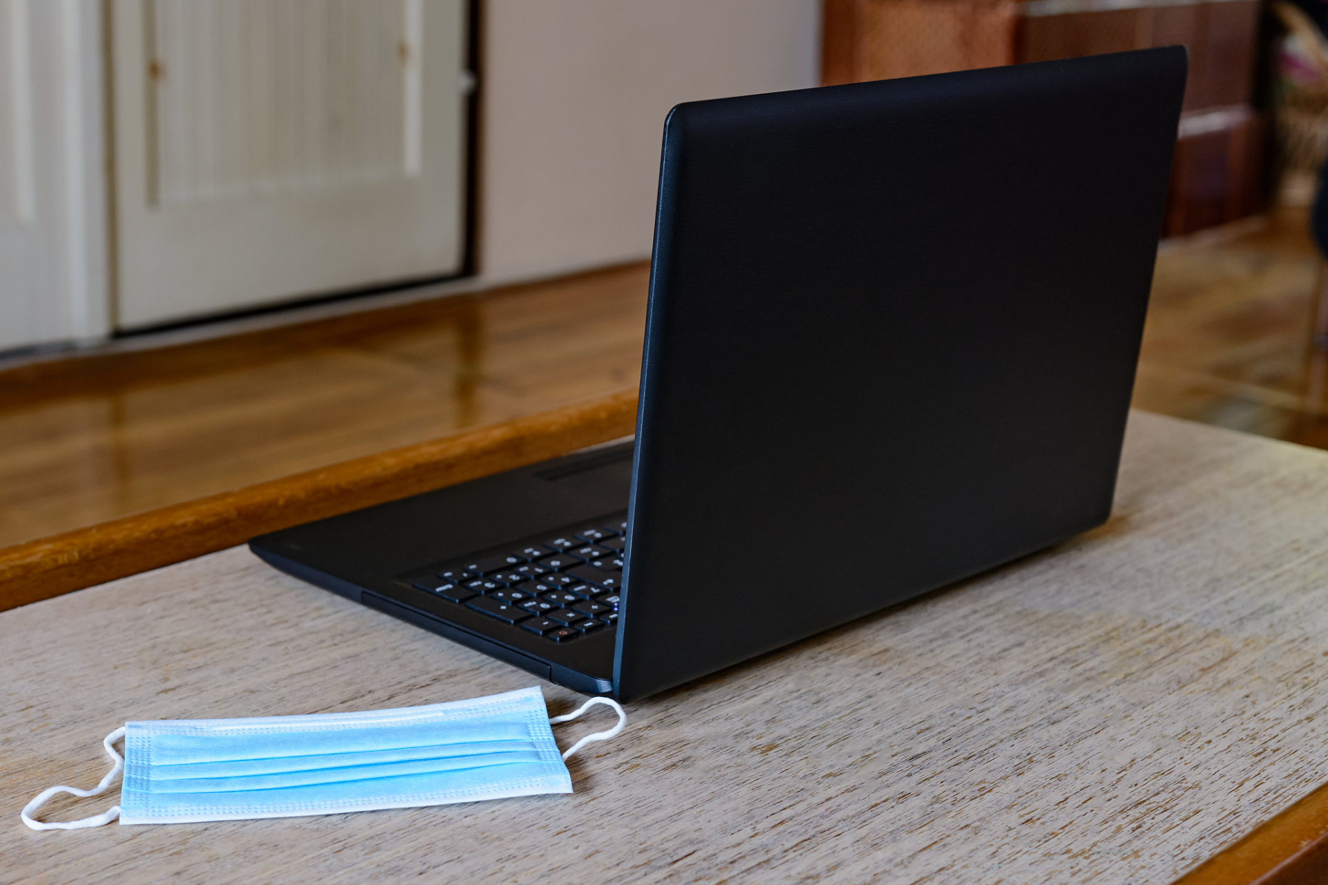 华为matebook d 14 搭载的超材料天线能够实现高达270米超远距离网络