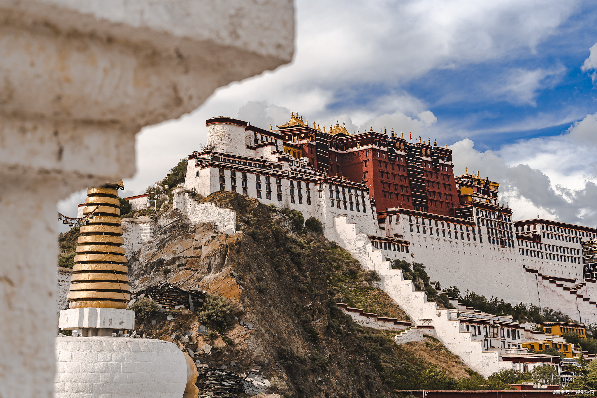 揭秘圣地:布达拉宫的传奇来历与历史轨迹  穿越千年,探寻布达拉宫的