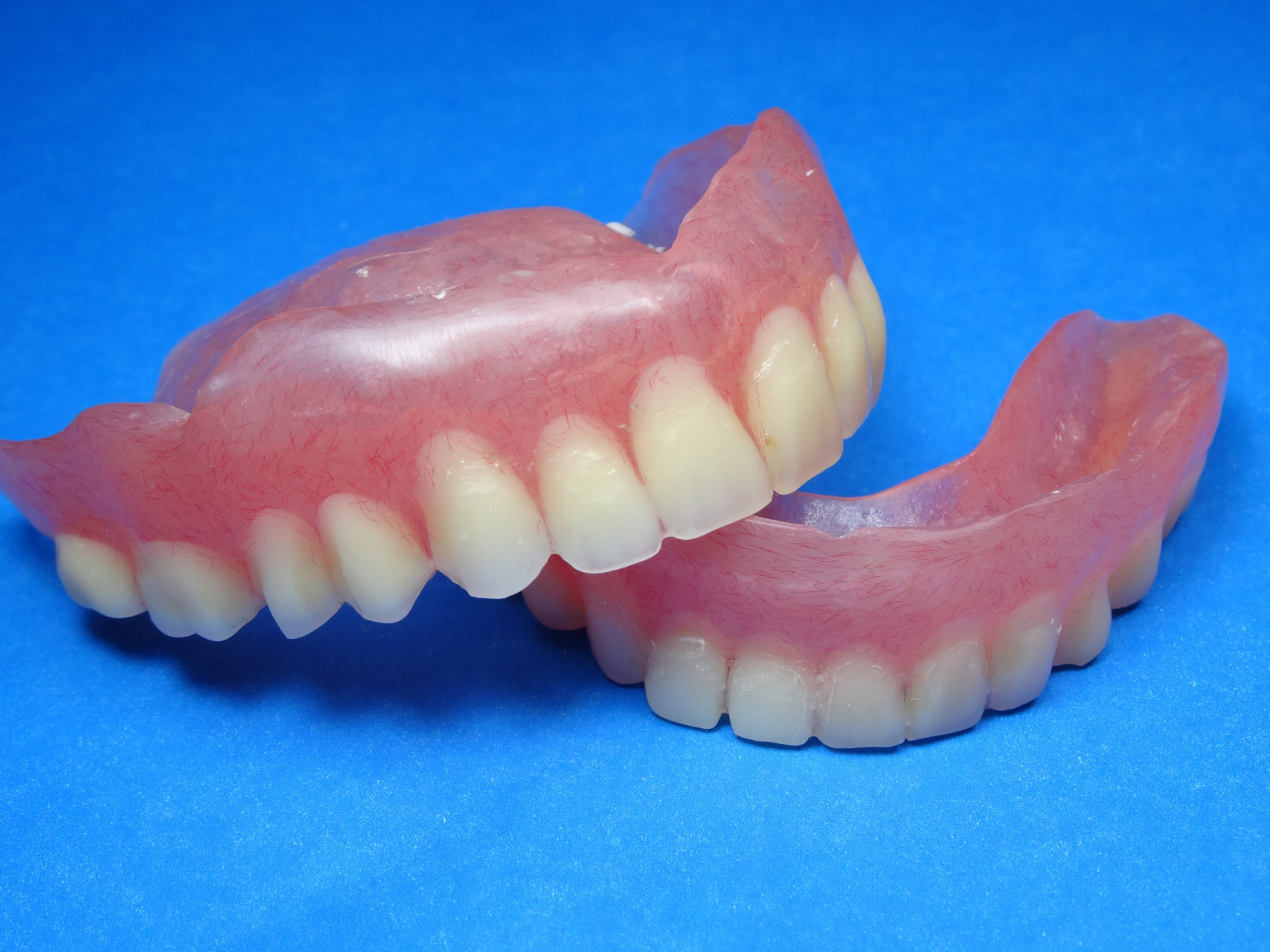 装牙齿可以用医保吗? 不可以.