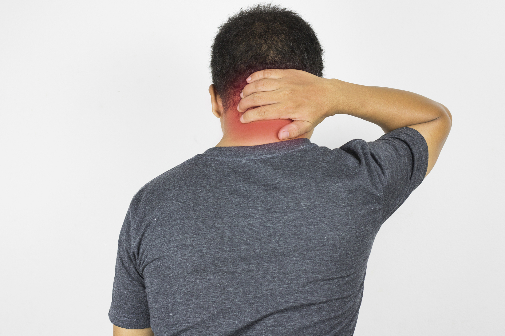 人为什么会落枕,用什么办法预防跟治疗 落枕是一种普遍的睡眠症状,它