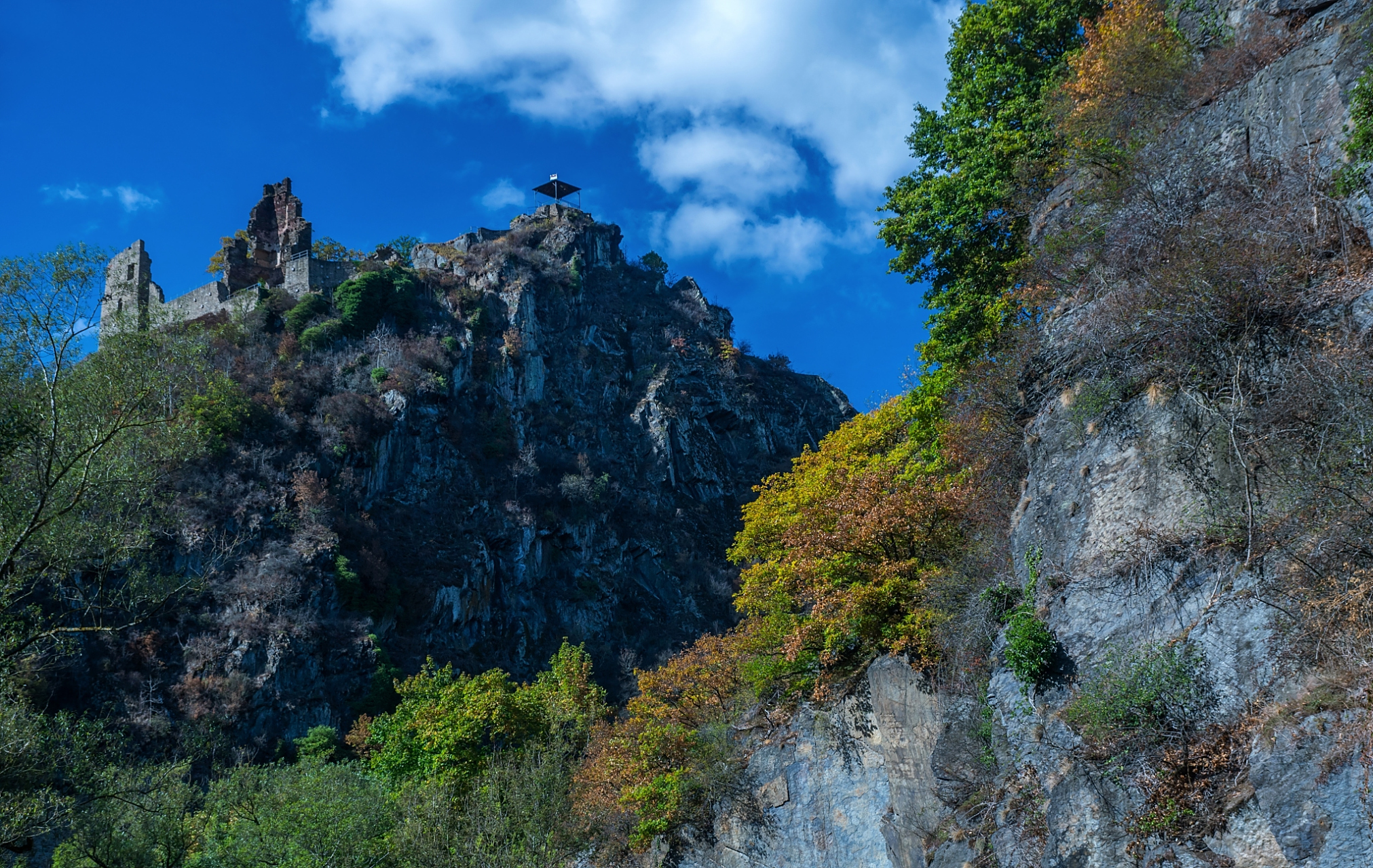 心定西再出发#定西贵清山旅游风景区位于甘肃省定西市岷县境内,是一