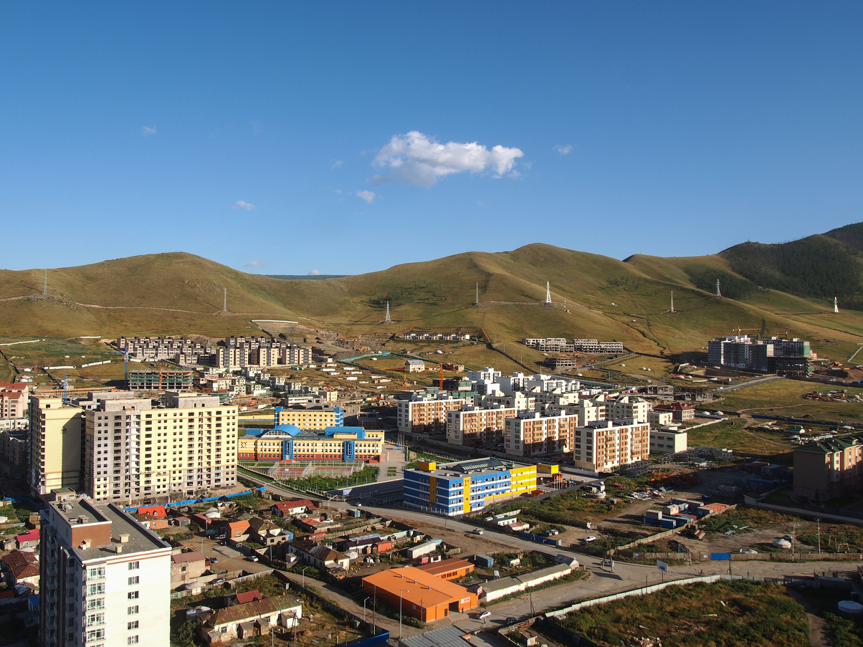 合作市是甘肃东南部的一座县级市,环境优美,宁静淡然,像世外桃源.