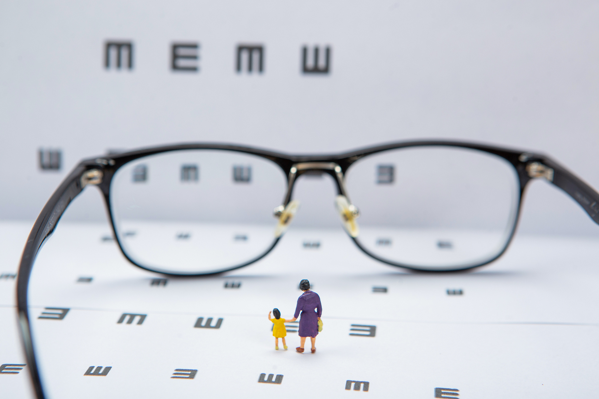 保护眼睛,怎样避免长时间看电视导致视力下降?