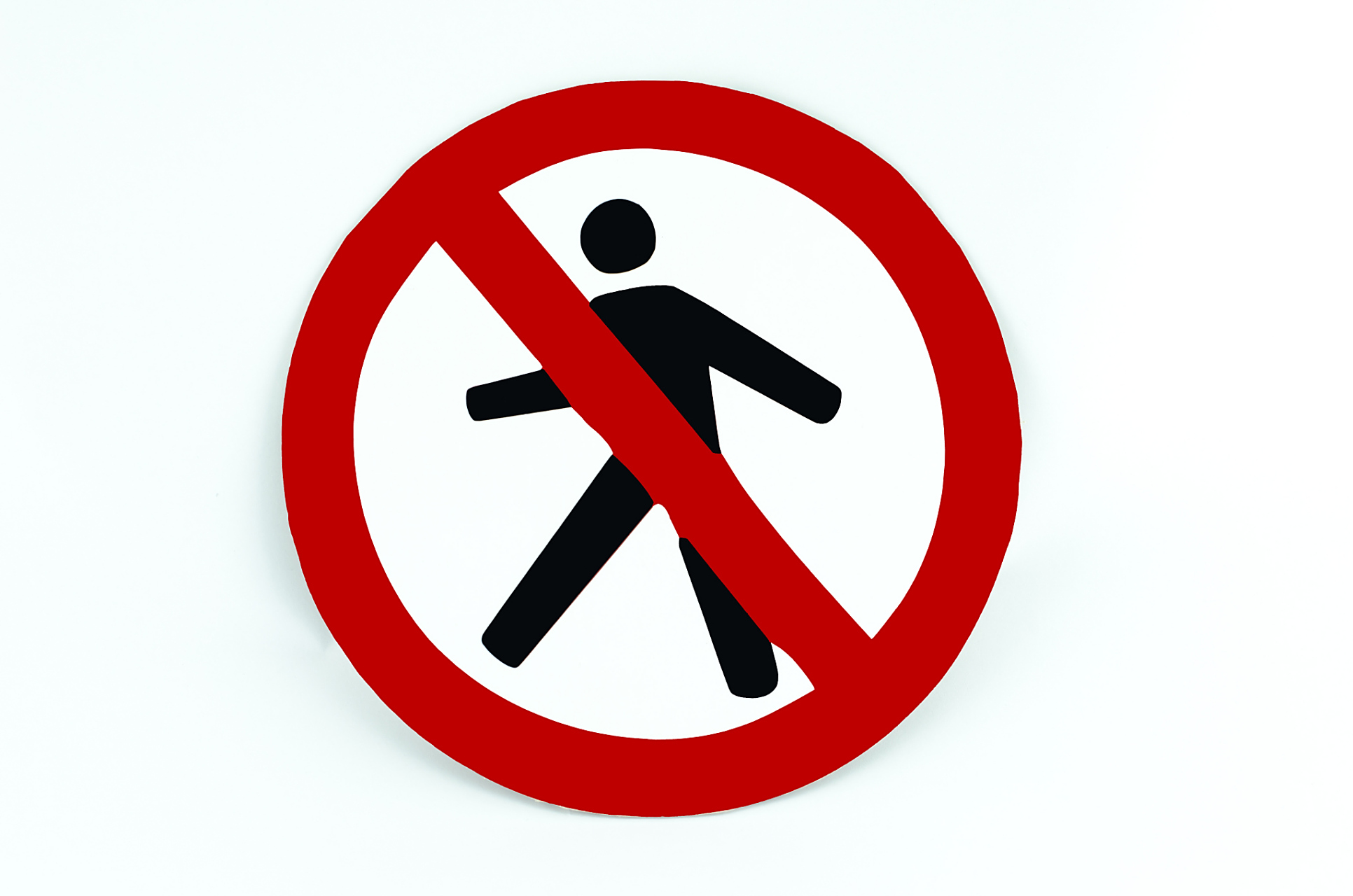 近日,一则关于上海一办公楼禁止未成年人通行的新闻引起了广泛关注