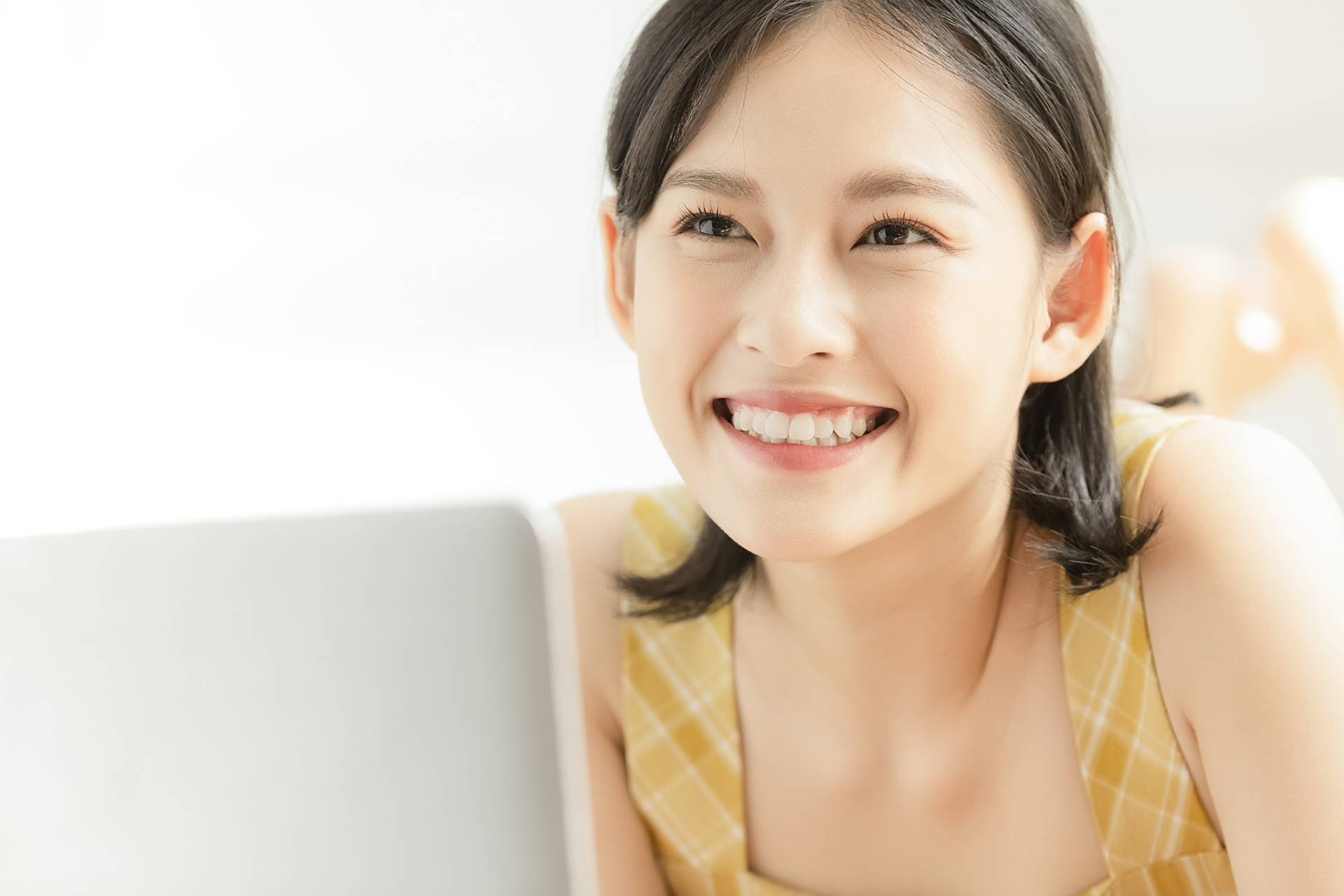 微笑是一种力量,它能够传递快乐,温暖和善意.