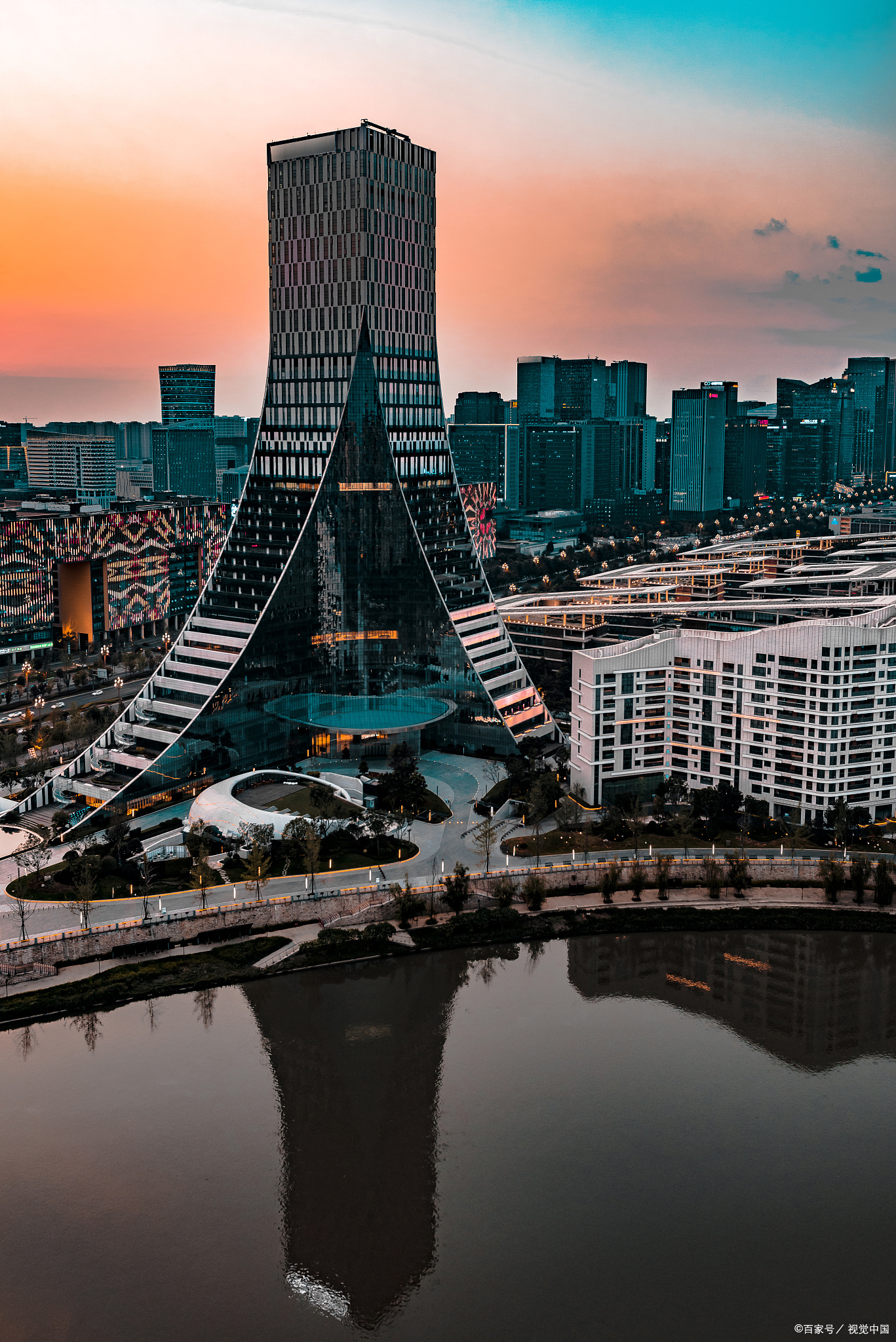 我国西部第一座现代化的标志性建筑,是成都标志性建筑,来看看吧