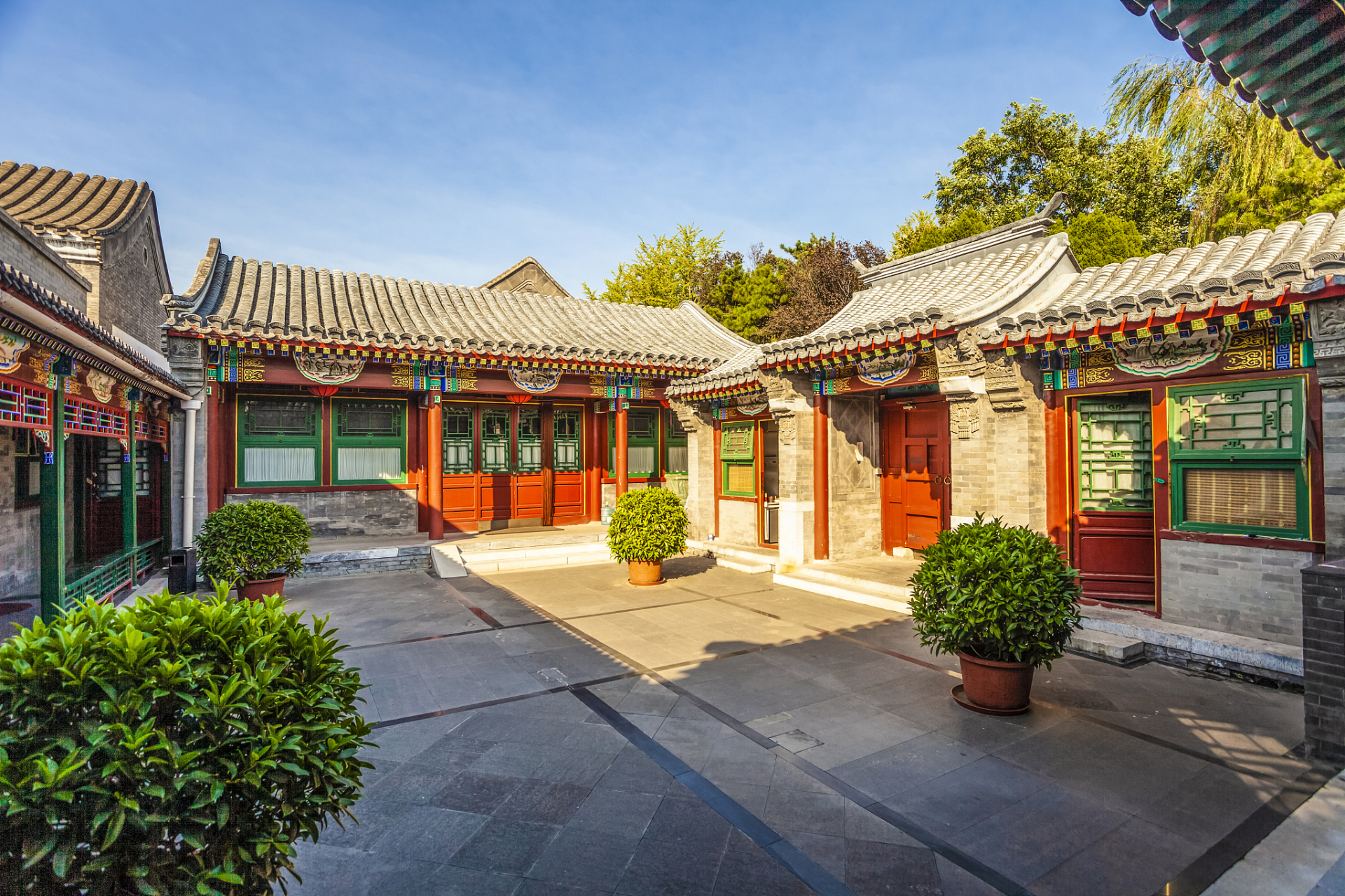 来看看天津梅总的四合院中式设计整装案例         你知道吗?