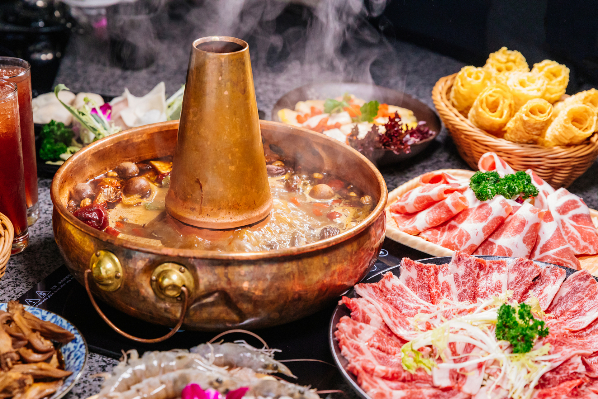 五千年食光# 青海土火锅  在青海这片广袤的土地上,美食繁多,而其中