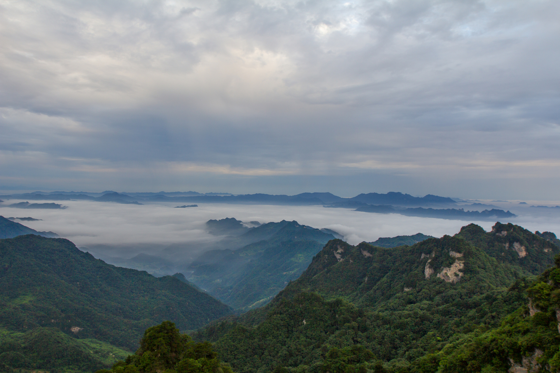 五华山旅游景点介绍|五华山旅游区是国家4a级旅游景区,位于四川省与
