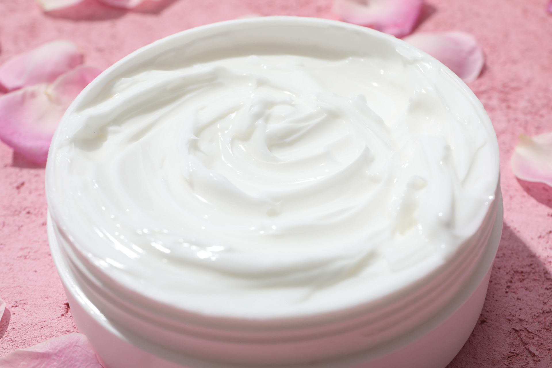 警惕对羟基苯甲酸酯,这个广泛使用的防腐剂可能致癌,引发乳腺癌.