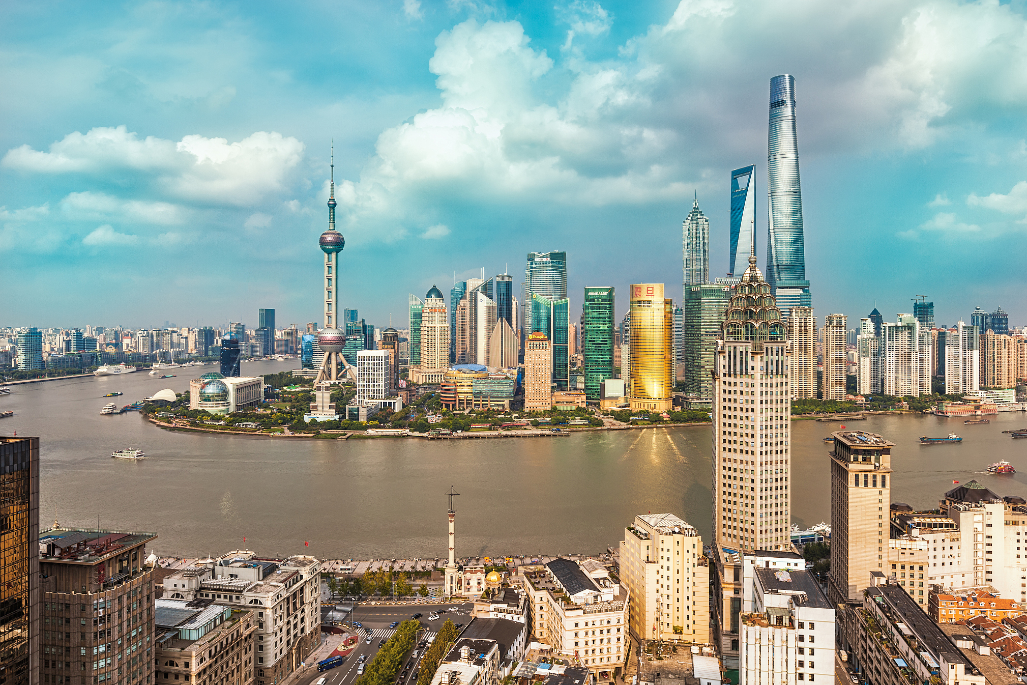 陆家嘴是上海浦东新区的重要区域,是全球最重要的金融中心之一