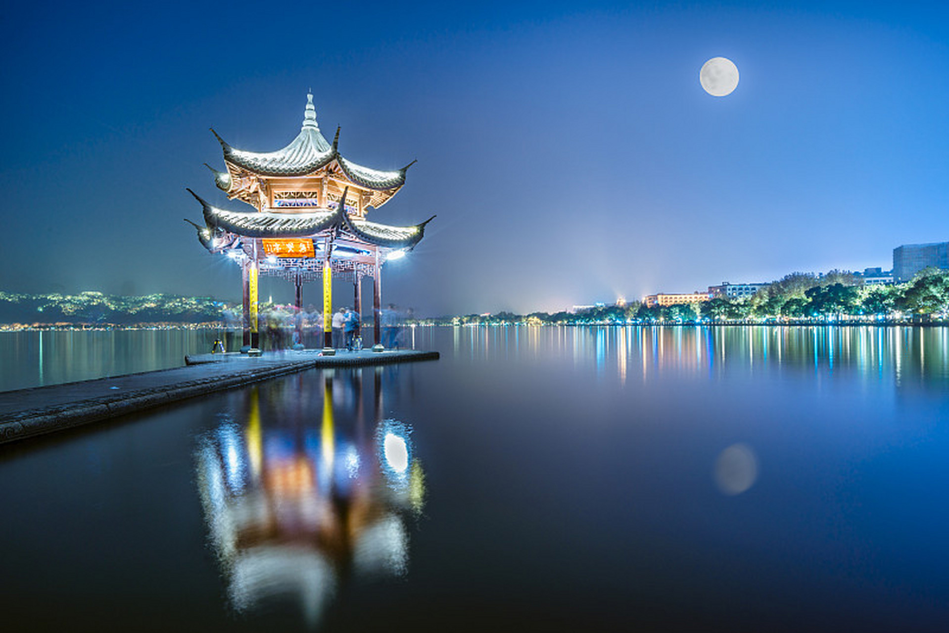 ai亚来杭州#杭州还有一个小众的景点是平湖秋月.