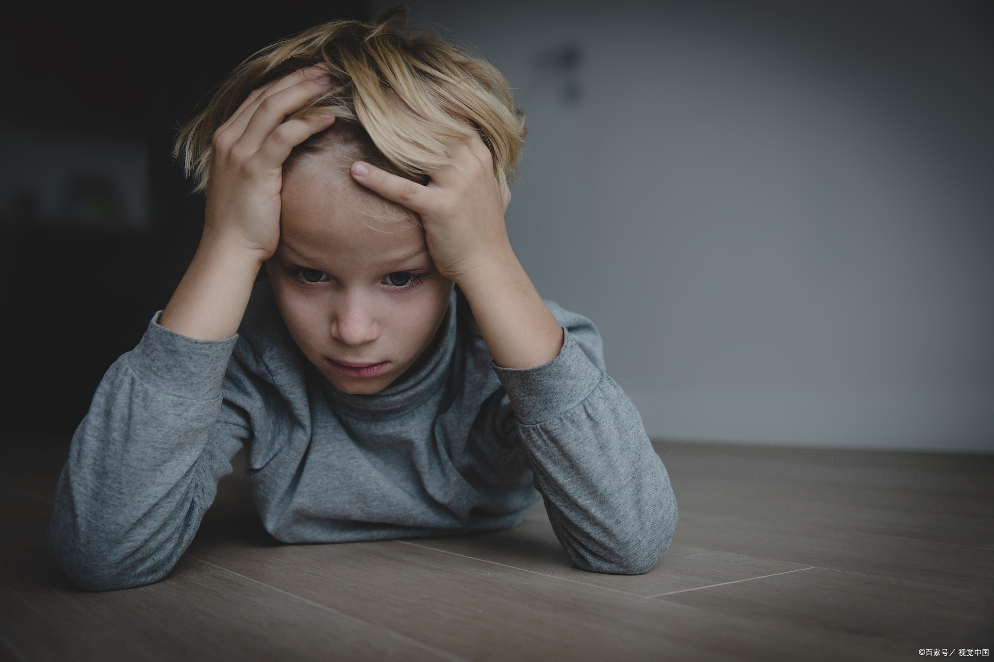 恐惧是孩子成长过程中常见的情感问题,以下是一些心