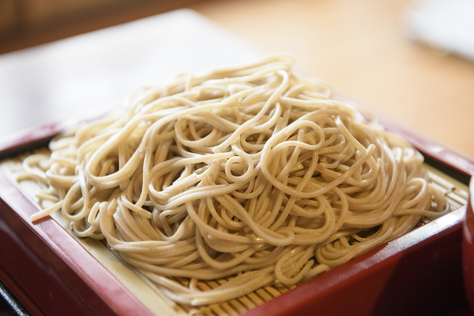 不同地区形成了各具特色的麦面美食,如中国的刀削面,拉面和意大利的