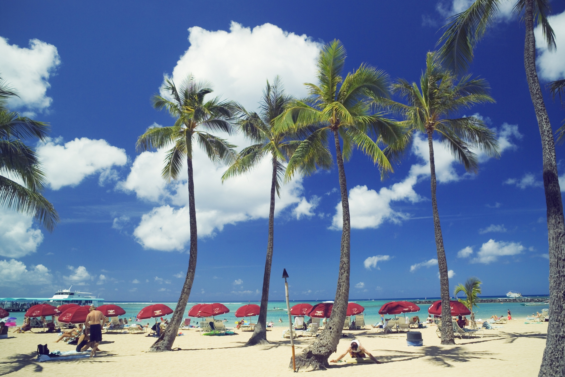是美国唯一的群岛州,由太平洋中部的132个岛屿
