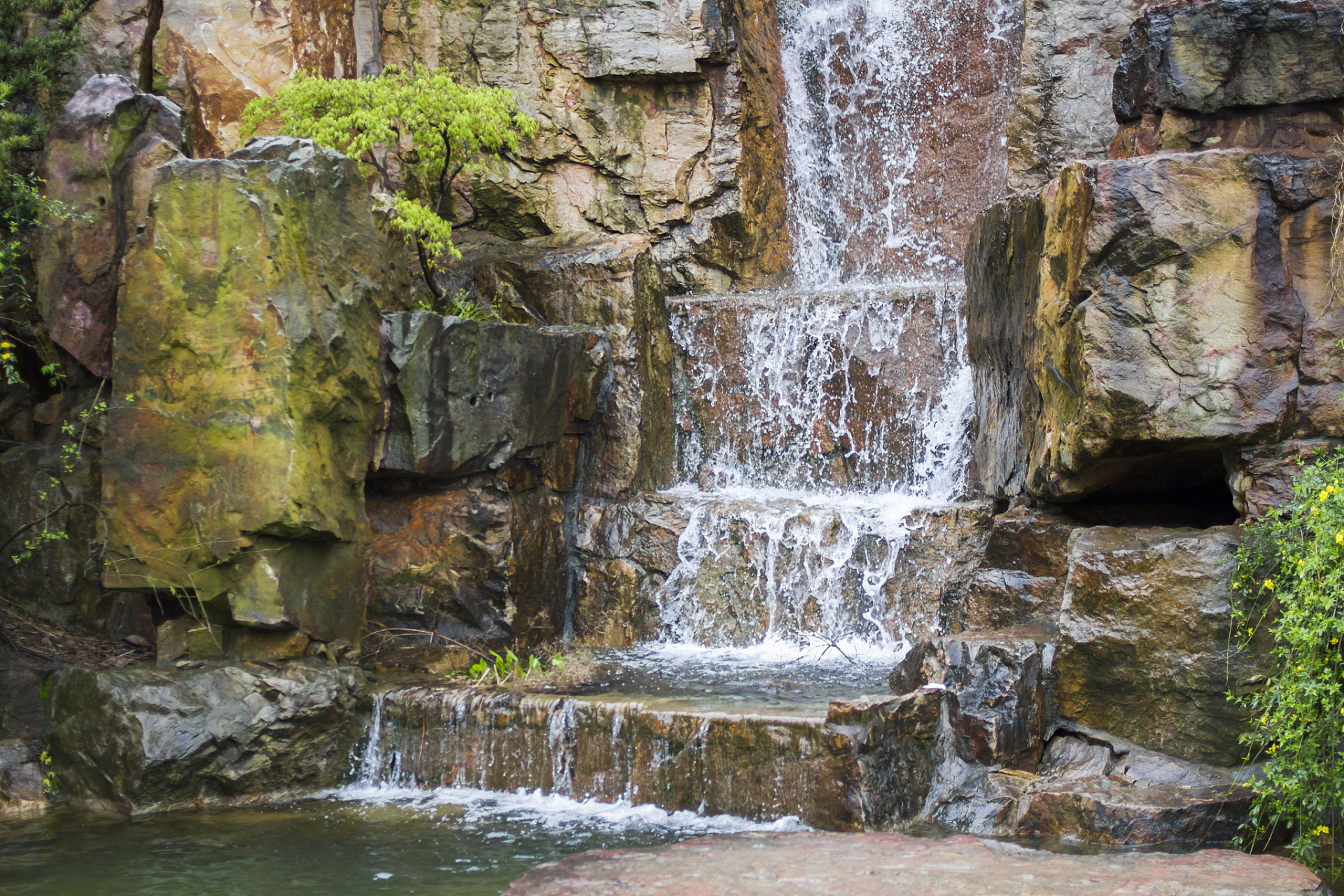 南京市珍珠泉风景区,不仅是一处自然山水风景胜地,更是佛教禅宗文化的