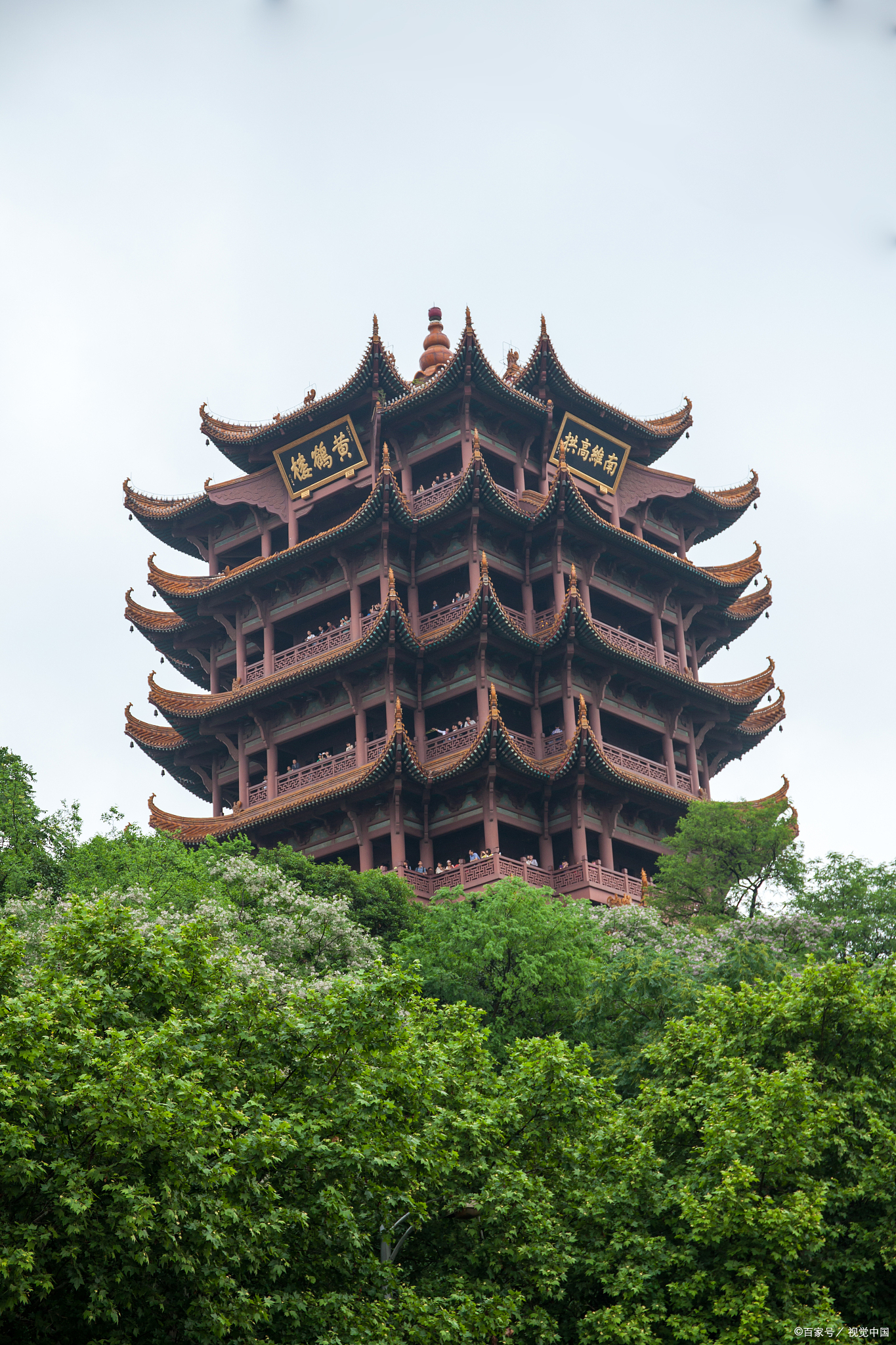 武汉,黄鹤楼的诗意期待与向往  武汉,这座古老而又年轻的城市,承载着