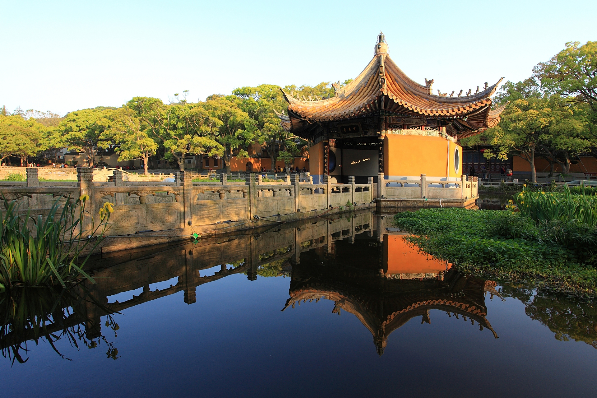 北固山,位于镇江市京口区,面临长江,山势险峻,风景秀美.