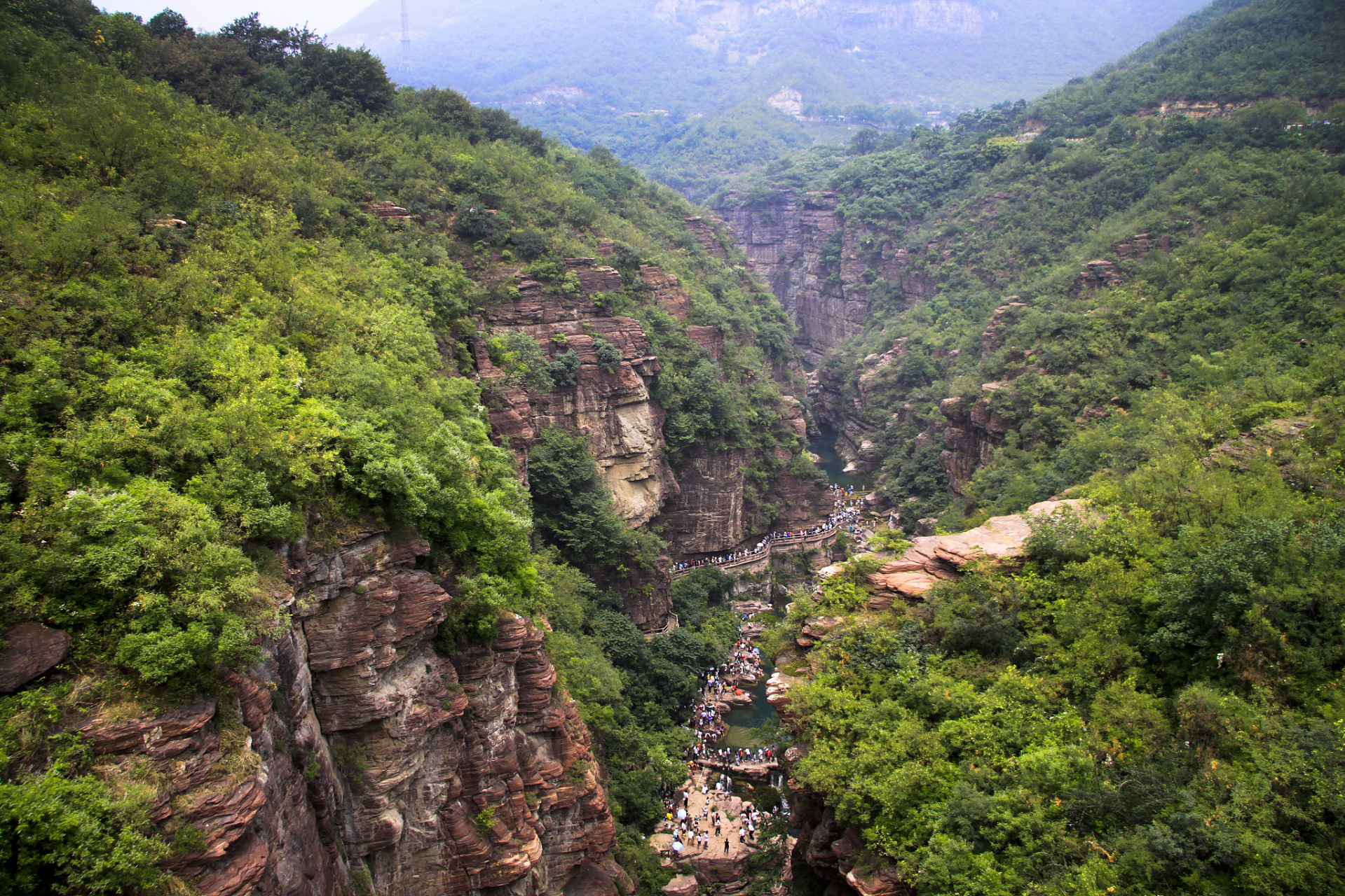天桂山,位于中国河北省石家庄市平山县,是华北地区著名的旅游景点和