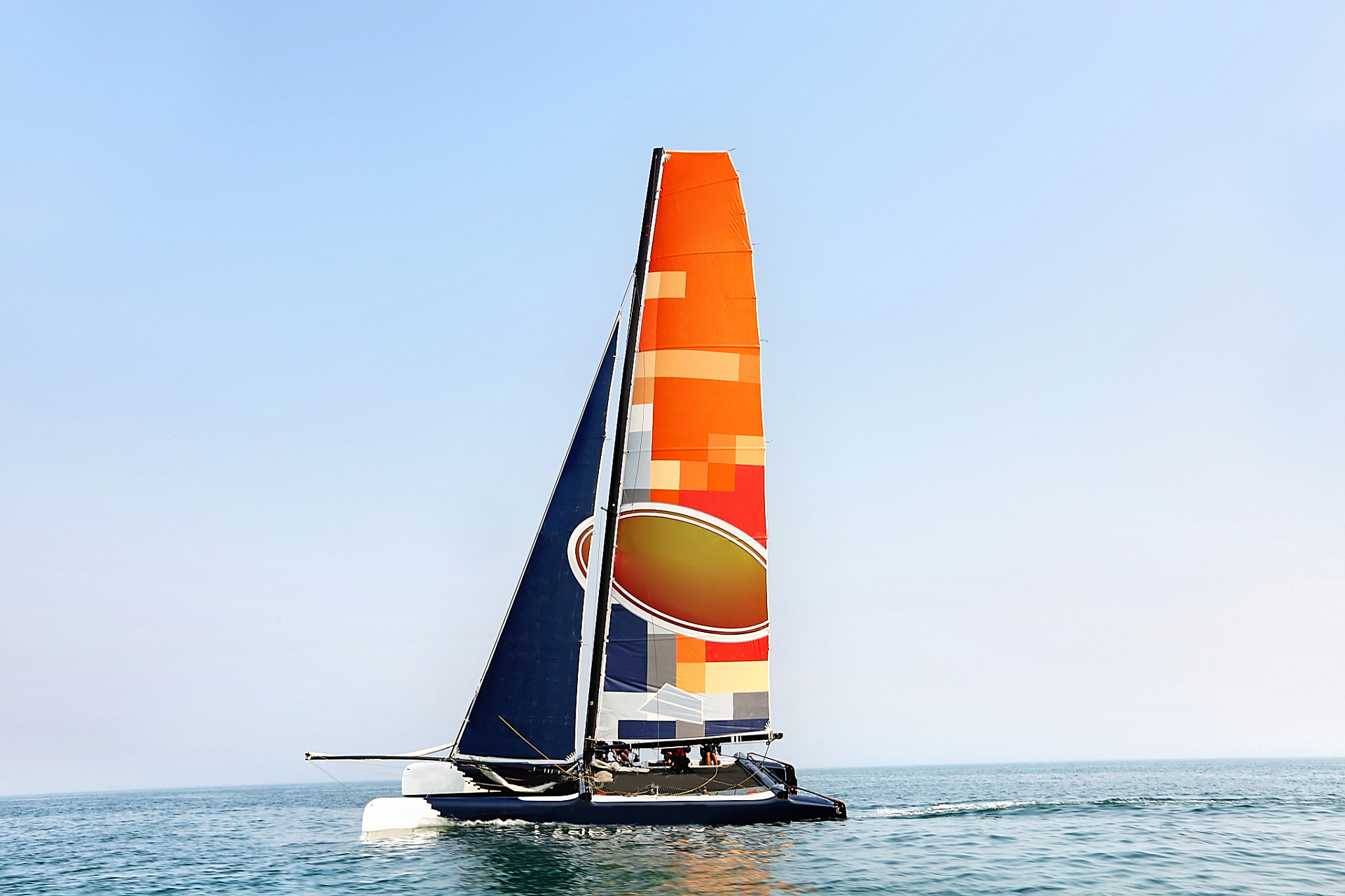 为什么帆船可以逆风前进?