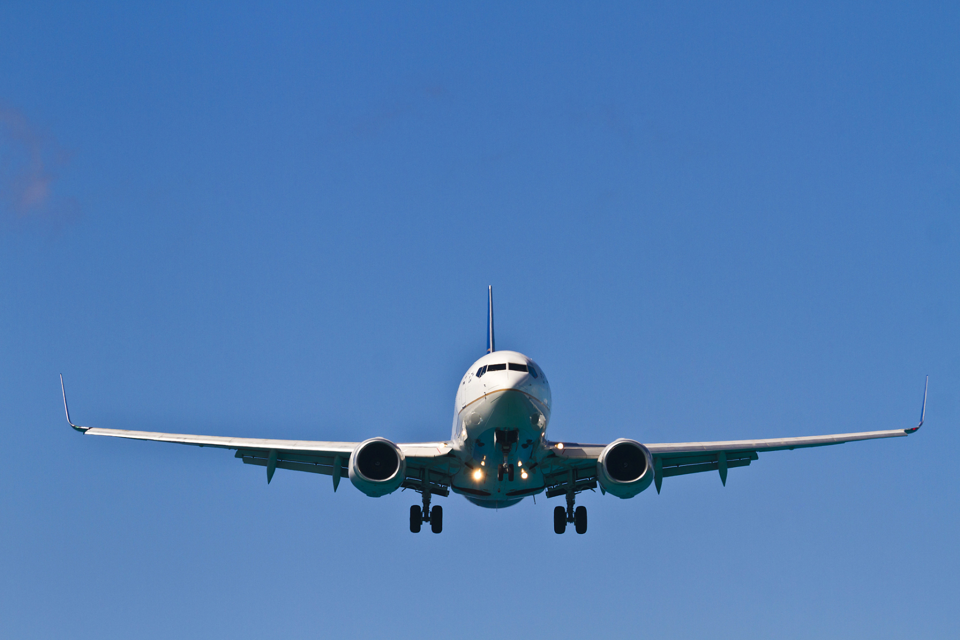 美国交通部星期五(8月11日)宣布,从9月1日起,每