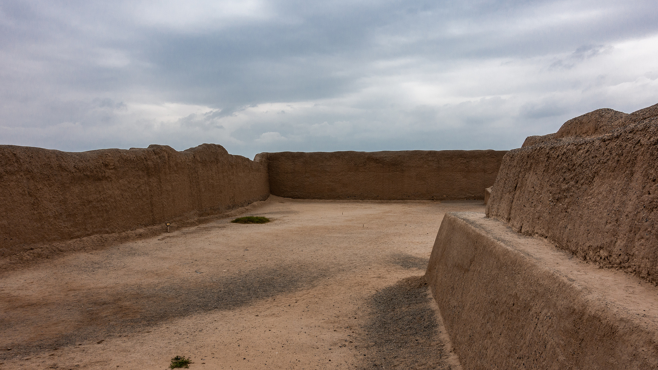 嬉行记# 沙洲故城位于中国甘肃省敦煌市,是敦煌地区最重要的历史遗迹
