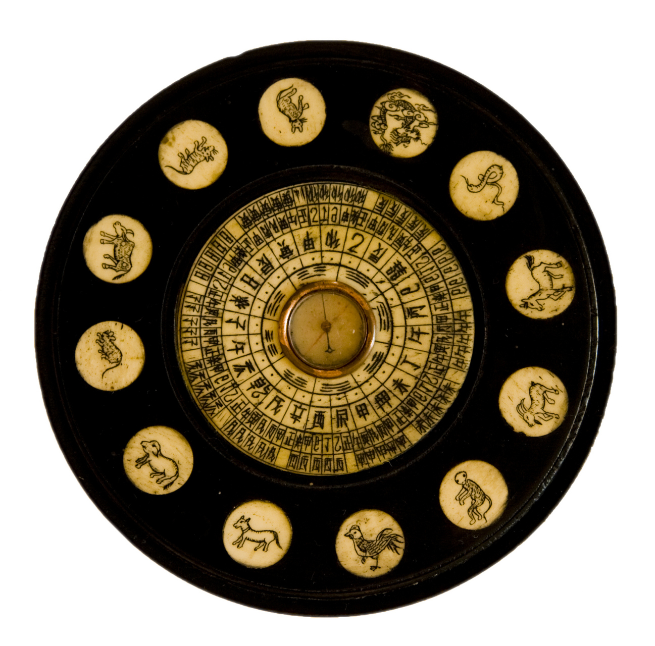 人的命盘分三个盘:天盘,人盘,地盘.  天盘:是以命宫纳音五行为依椐,推