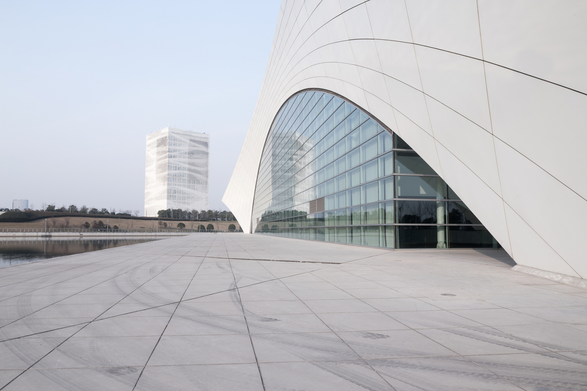 赛春日篇#  郑州春日旅游:感受现代艺术的魅力,游览郑州当代艺术馆