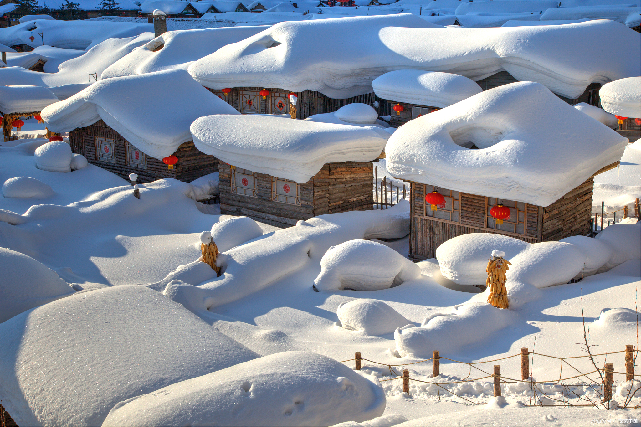 哈尔滨雪乡探秘:三日游中的味蕾盛宴与冰雪奇缘当冬日的雪花飘