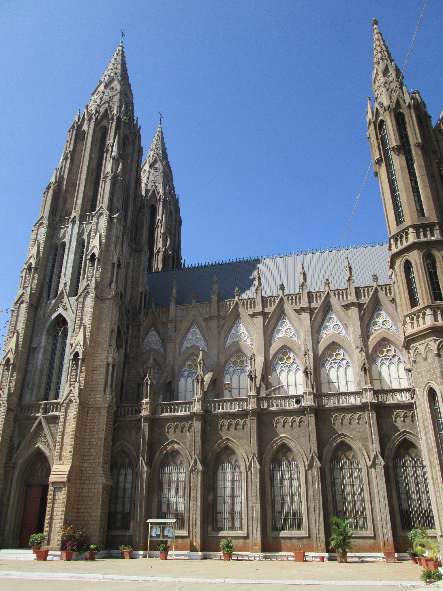 跨年创作挑战赛# 圣保罗大教堂是英国最受欢迎的宗教建筑,也是世界上