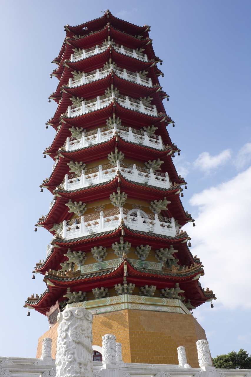 位于中国广西壮族自治区北海市福成镇,是一座古老而神秘的建筑