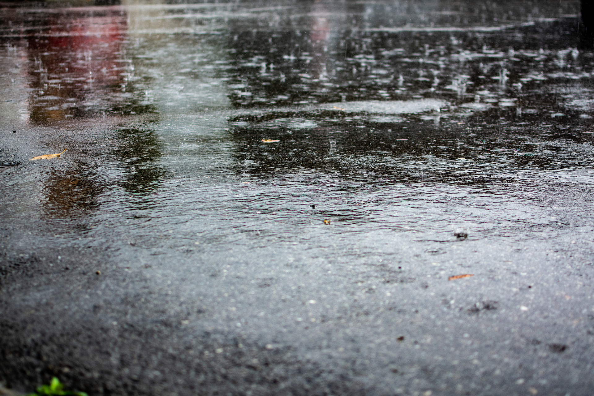 今日早安问候# #深圳多地暴雨# 深圳近日遭受极端降雨侵袭.
