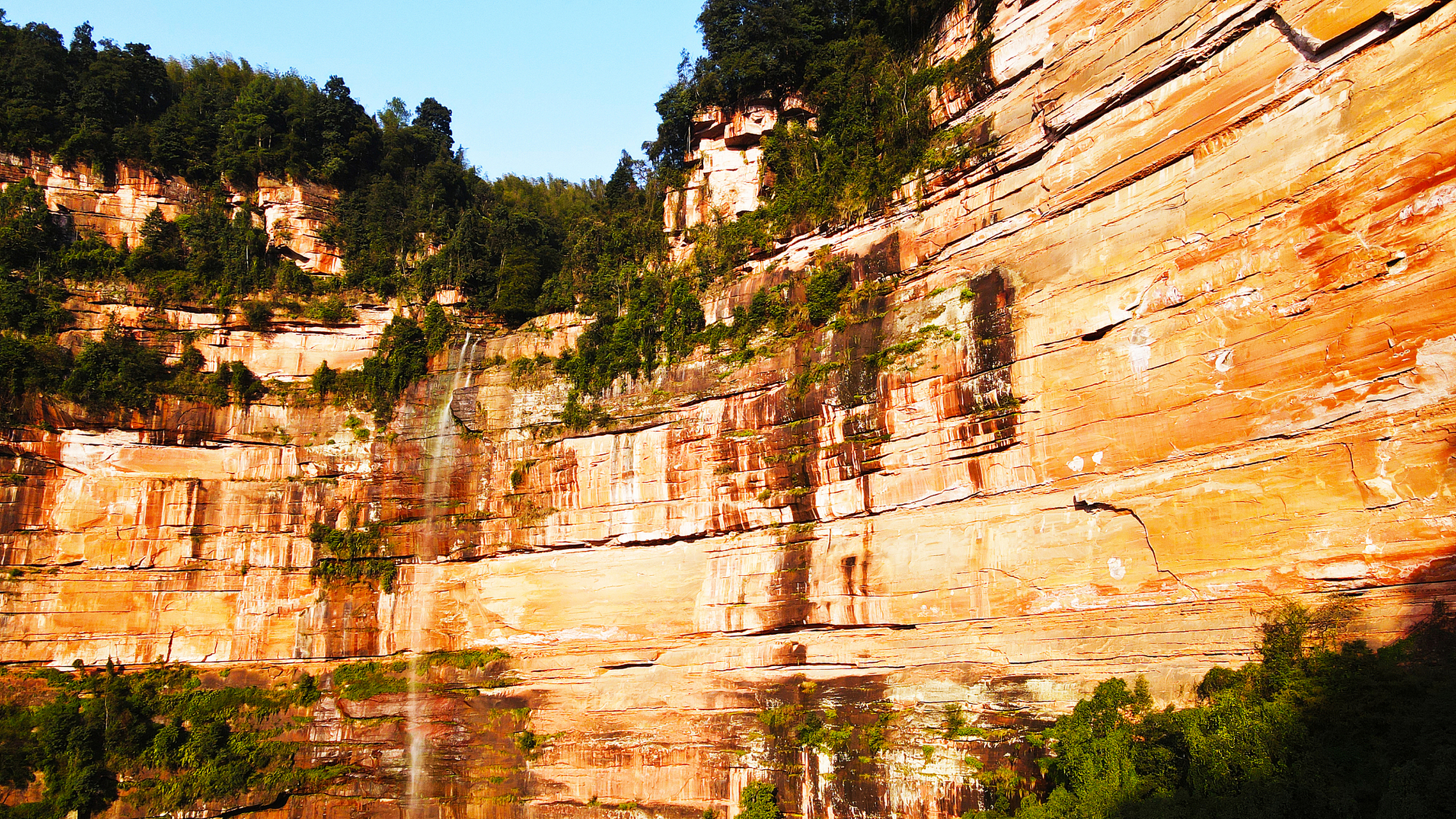 赤水丹霞地貌位于中国贵州省赤水市境内,是一处令人叹为观止的自然