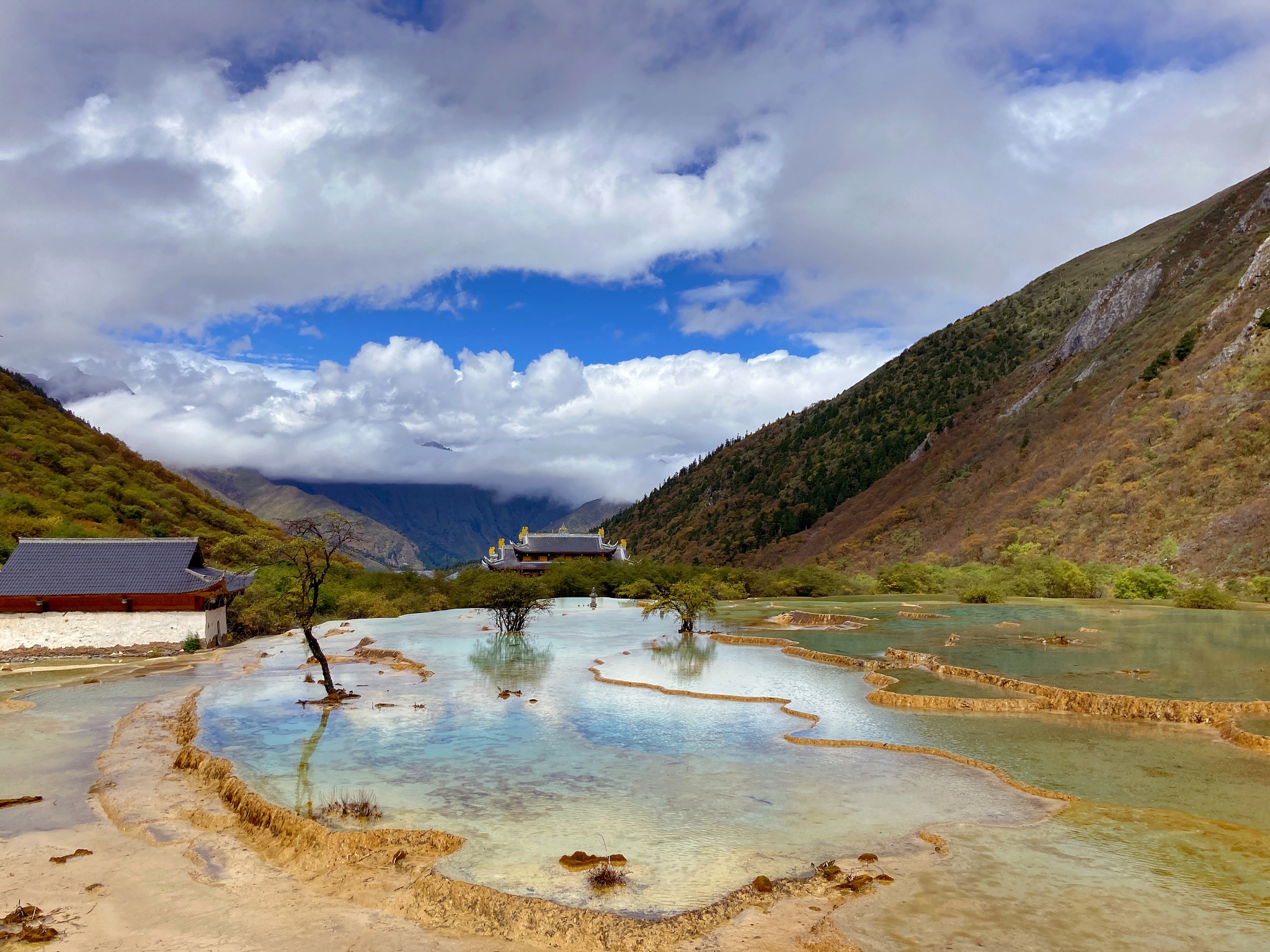 治多县的自然景色如何?为何成为旅游新热点?