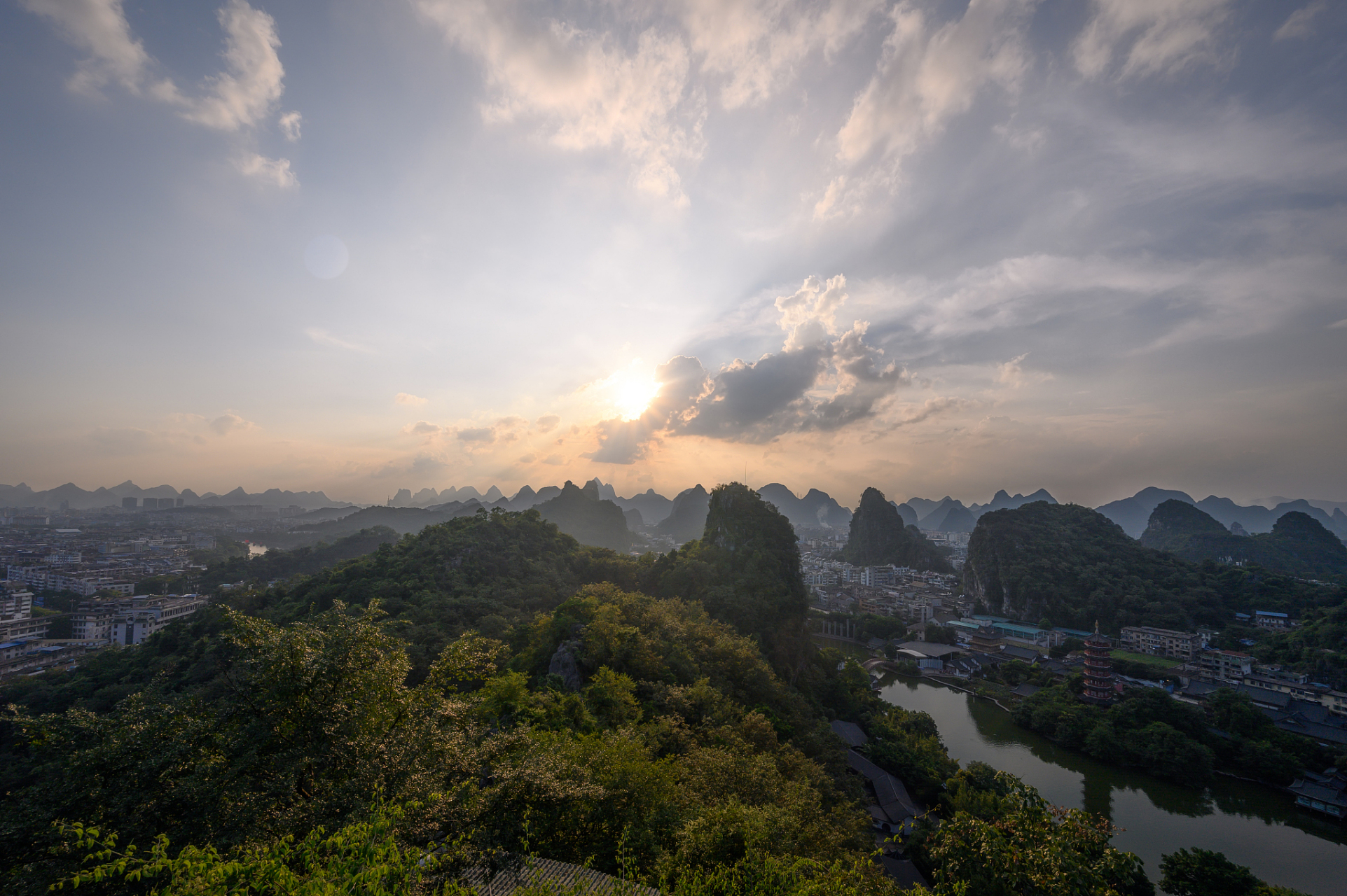 扶绥金鸡岩风景区图片