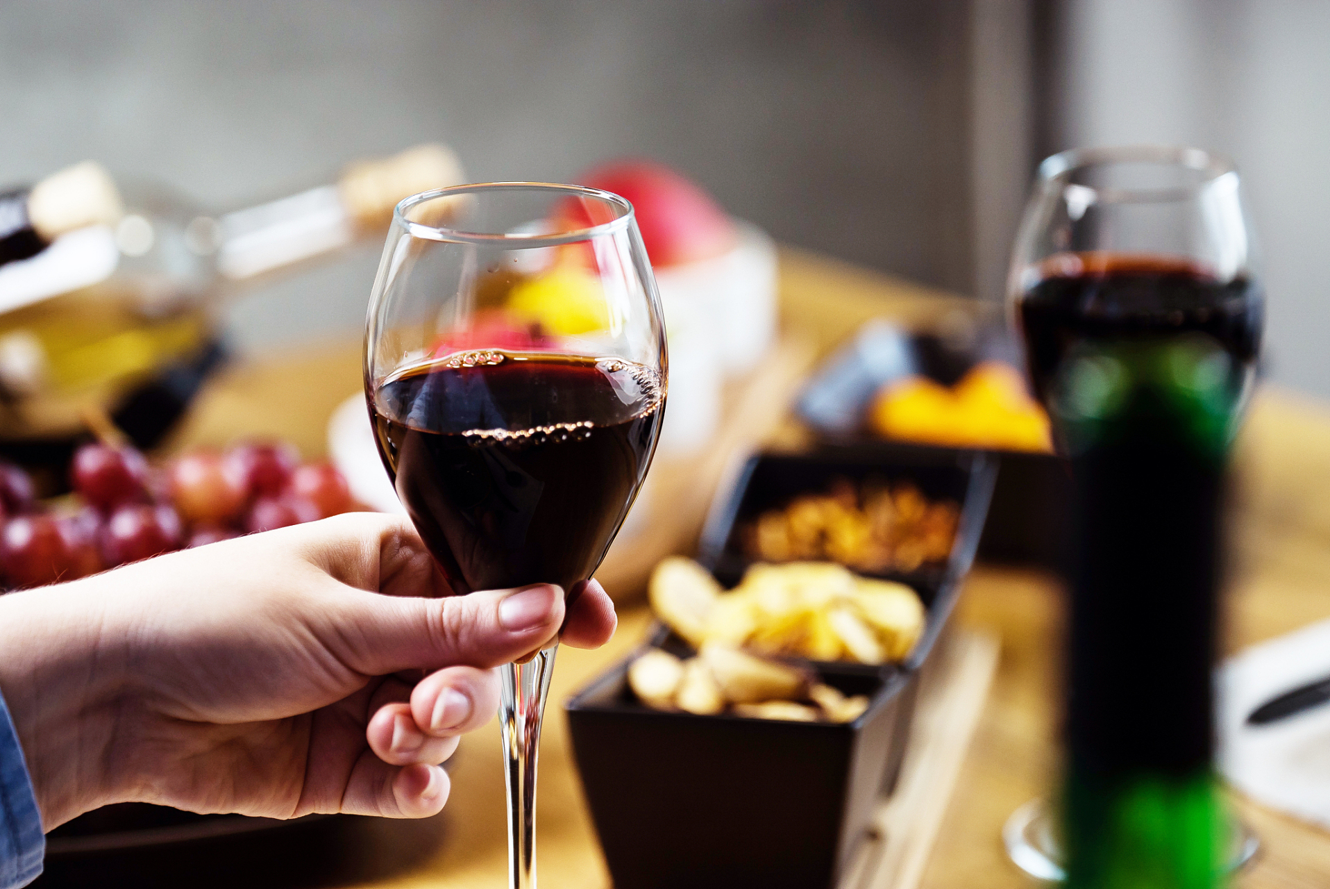 为什么西餐能把红酒推向世界,而中餐却不能把白酒推向世界?