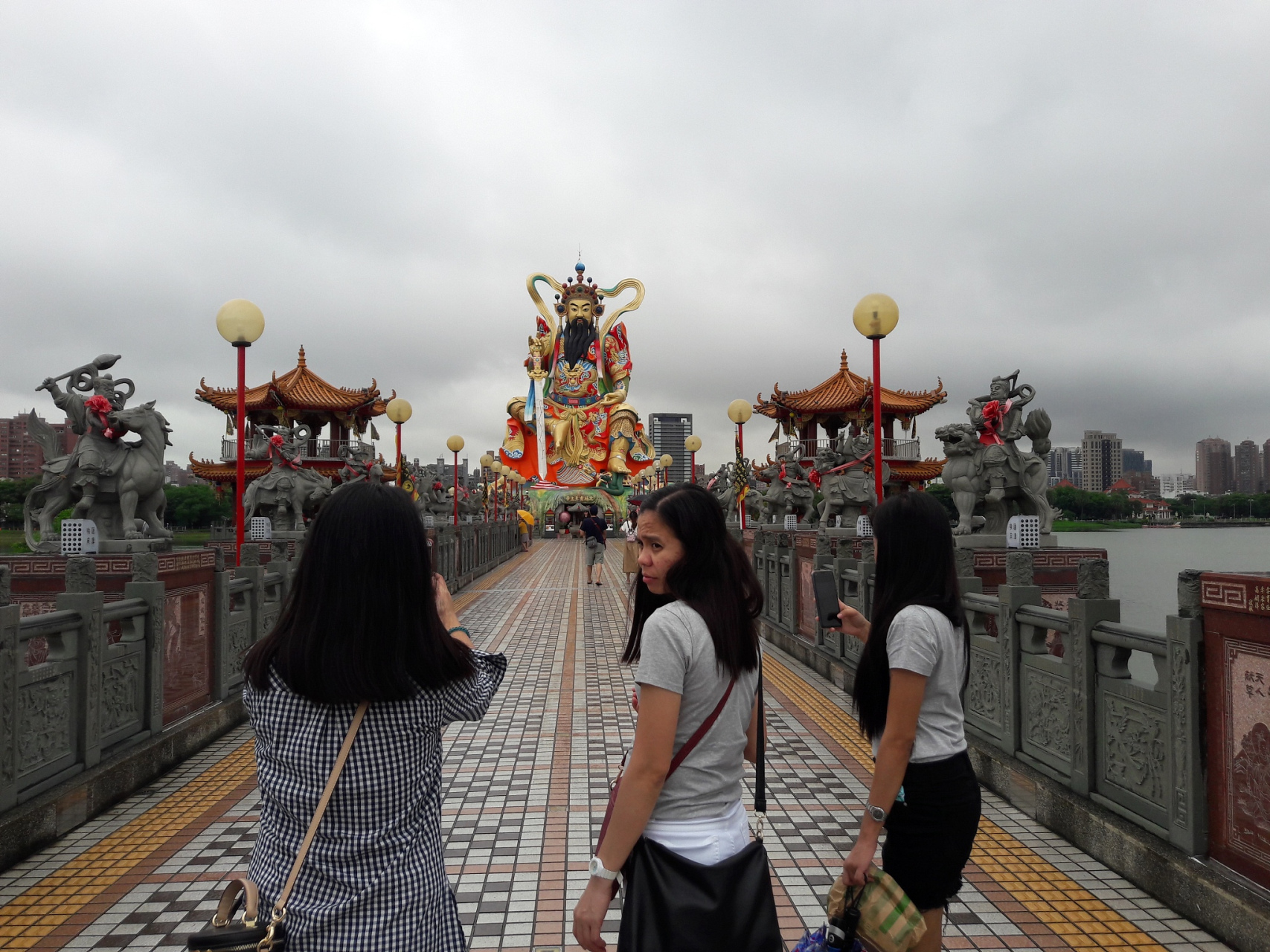 女娲庙位于澳门路环岛,是历史悠久的古建筑,融合了中式和葡式建筑风格